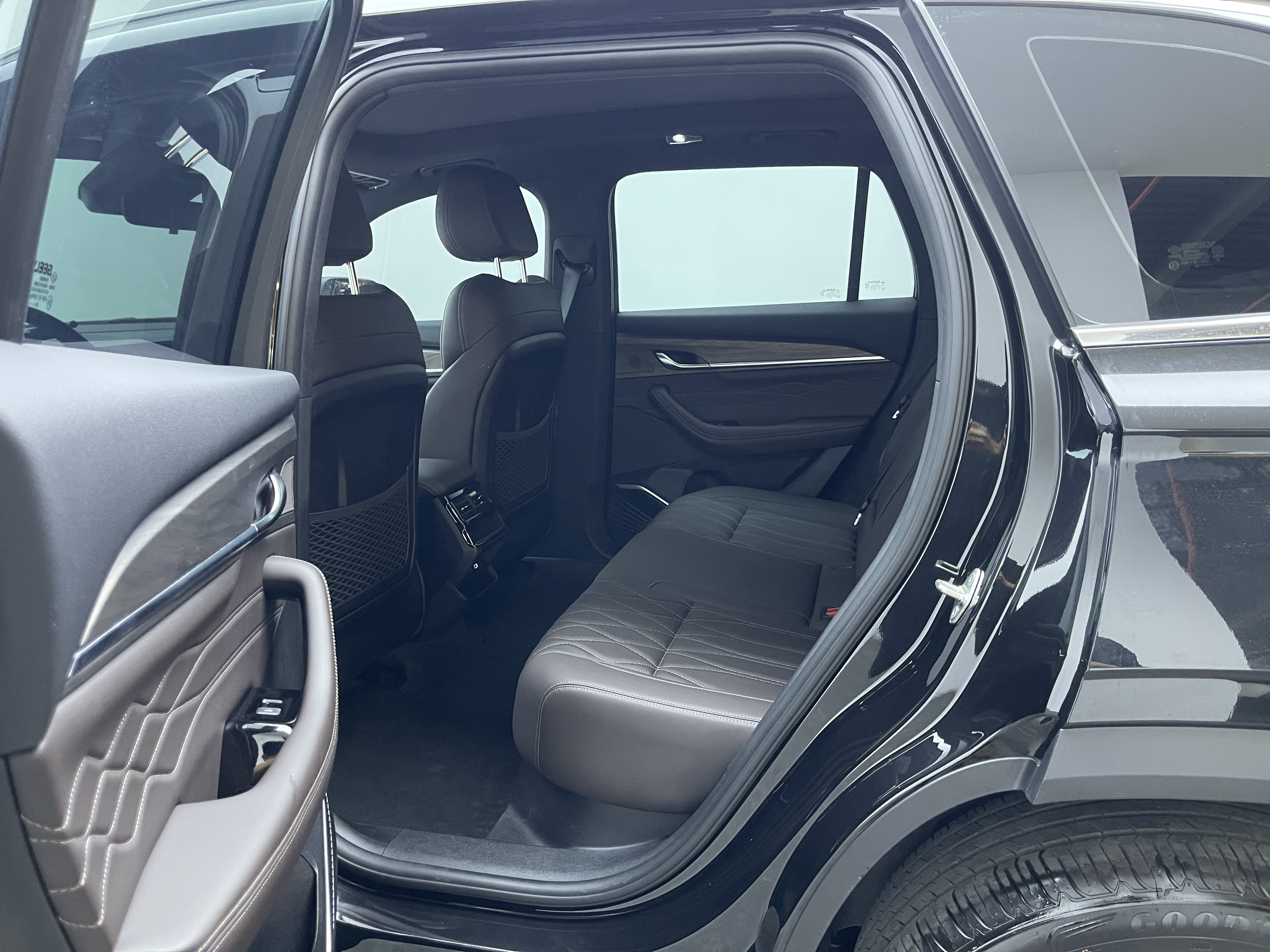 GEELY Monjaro 2025 car image #11