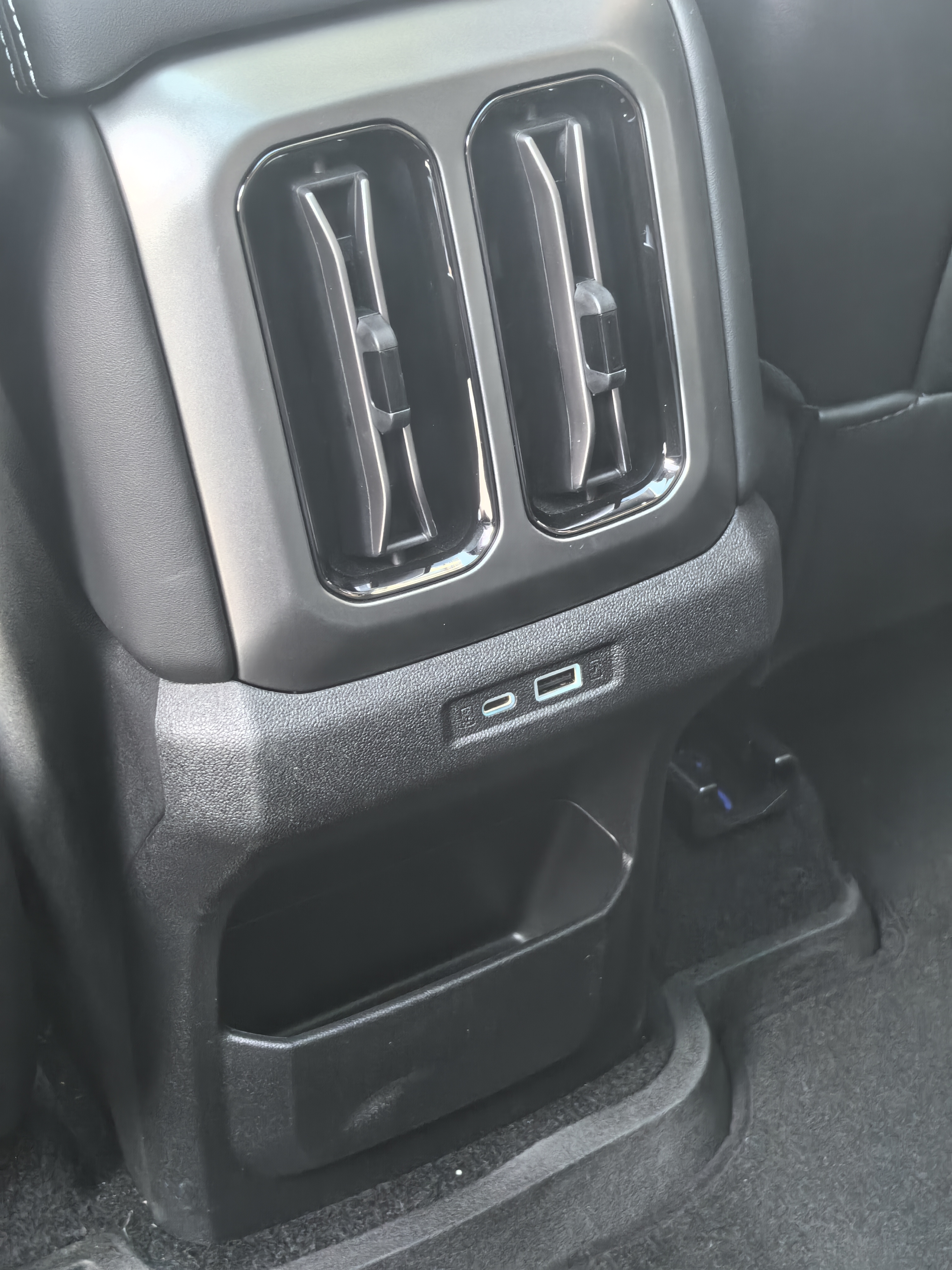 FangChengBao Tiger 3 2025 car image #11