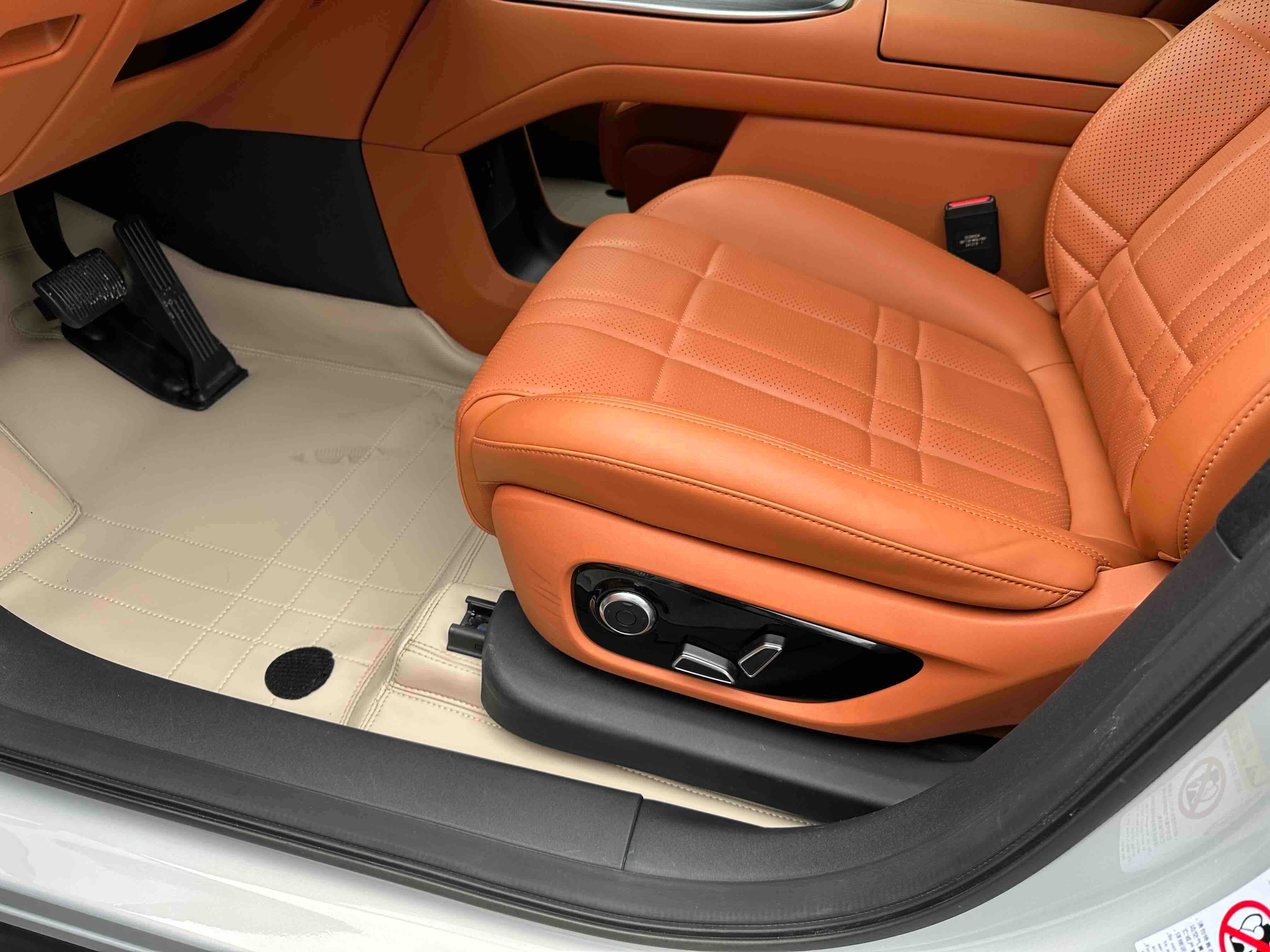 Deepal S09 2025 car image #11