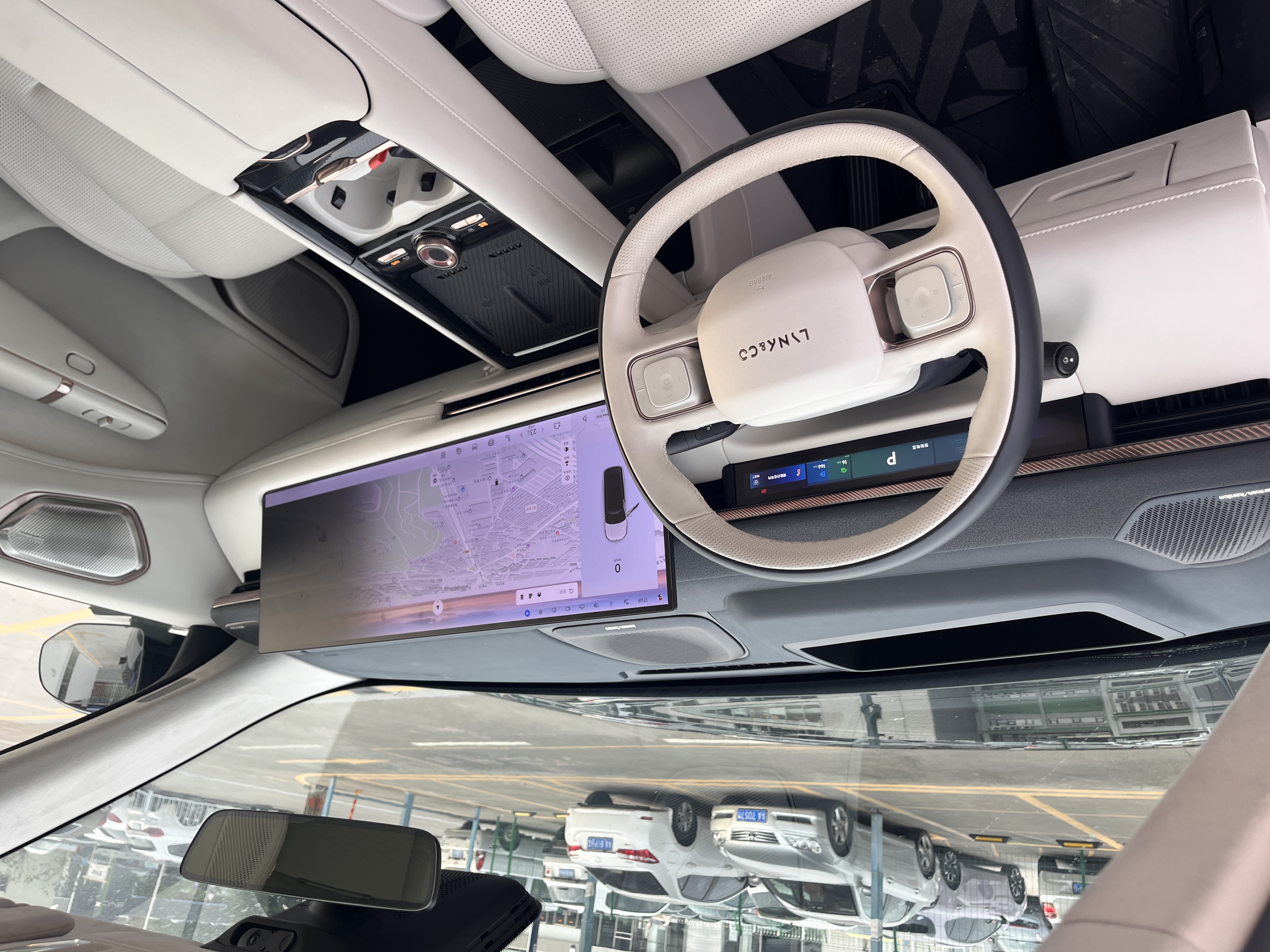 Lynk & Co 900 2025 car image #11
