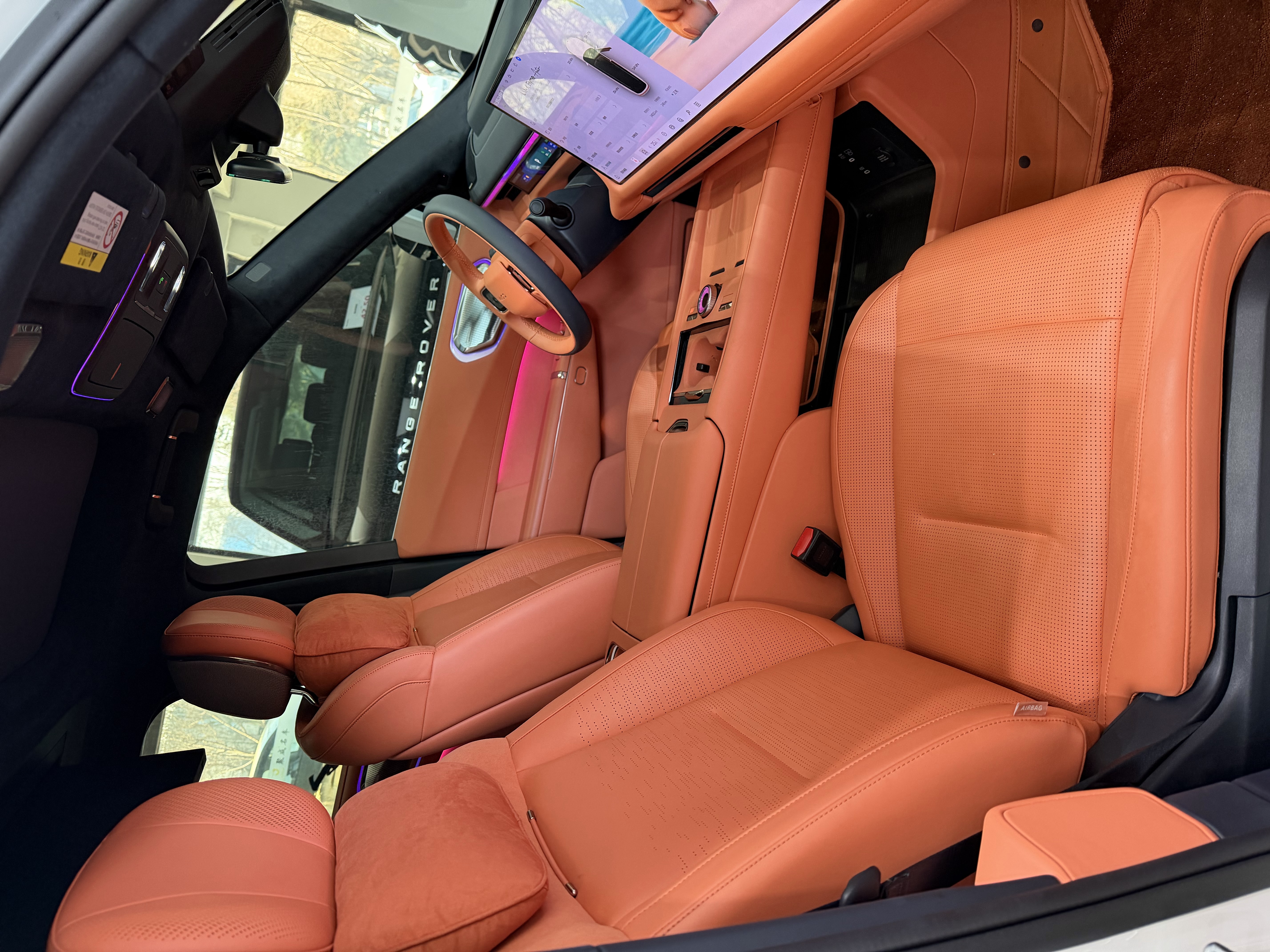 Lynk & Co 900 2025 car image #11