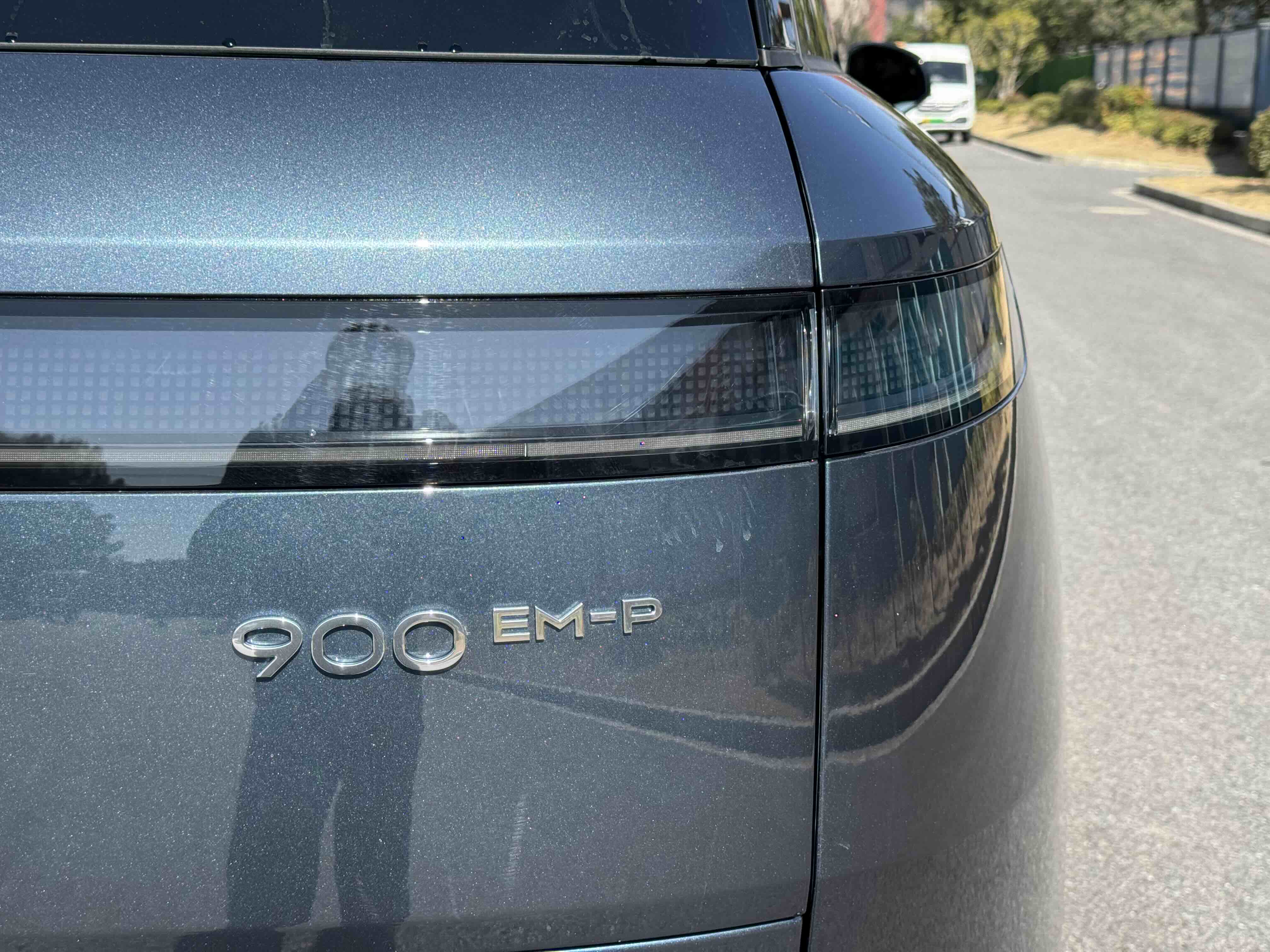 Lynk & Co 900 2025 car image #11