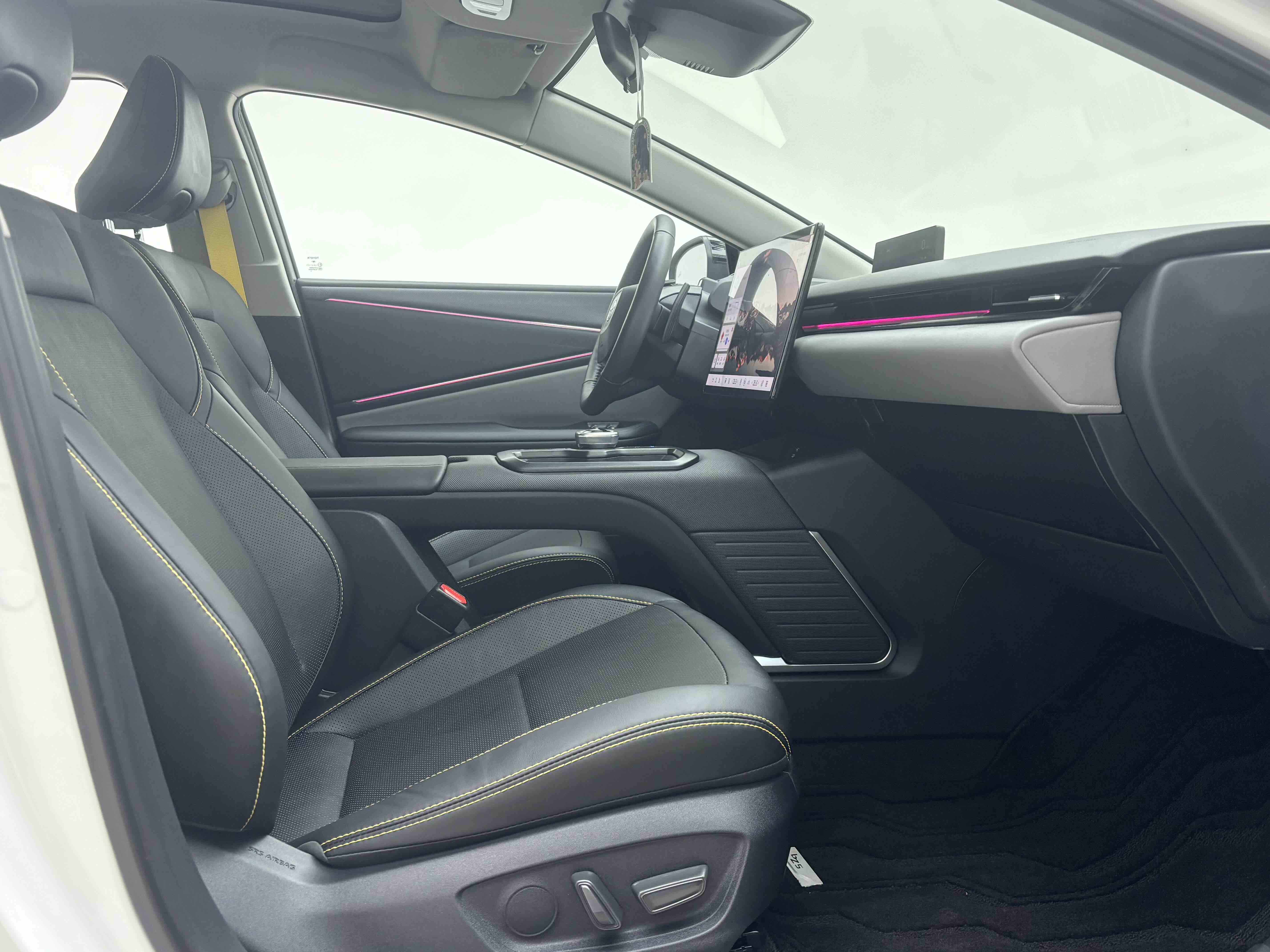 Toyota bZ5 2025 car image #11