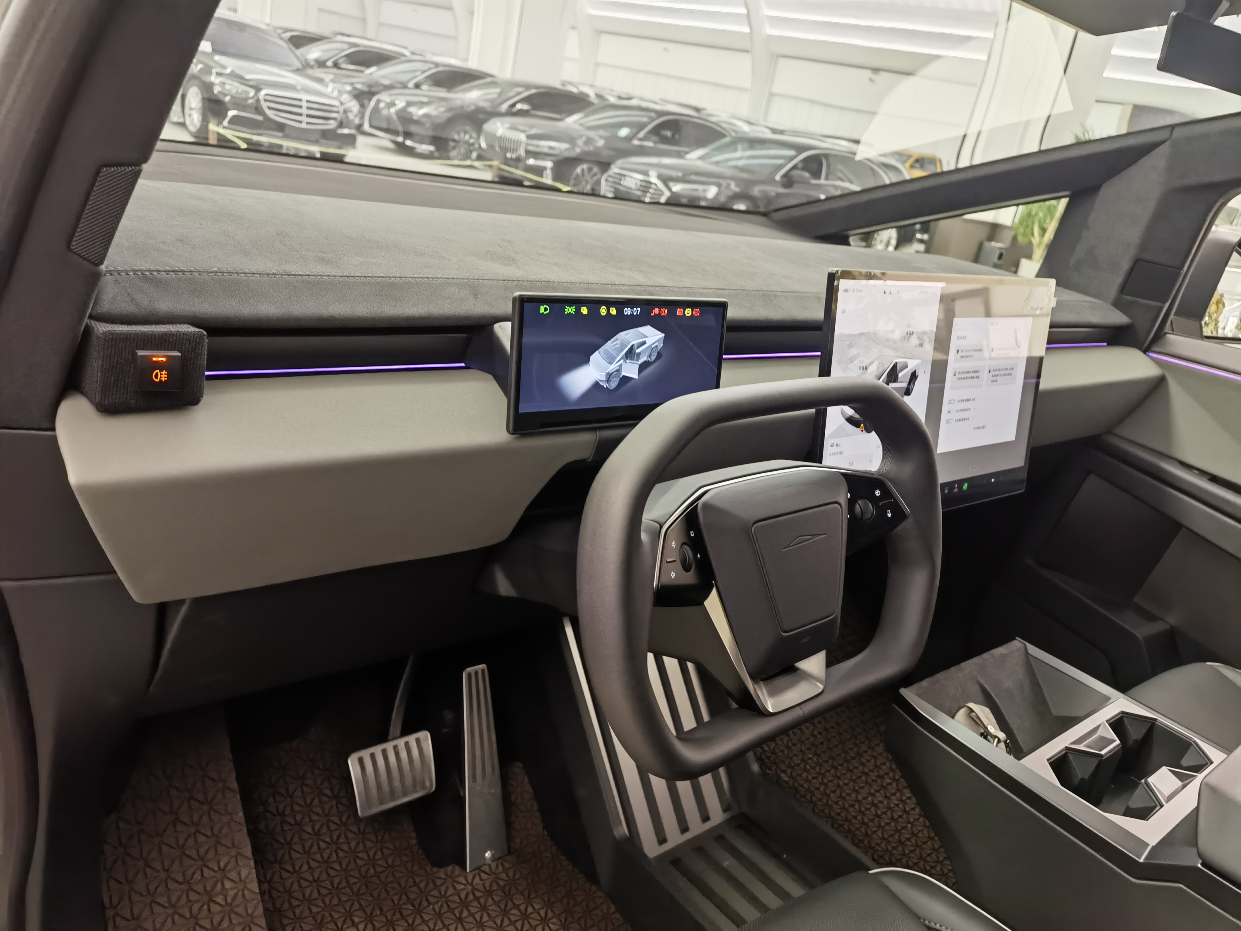 特斯拉 赛博越野旅行车 2025 汽车图片 #11