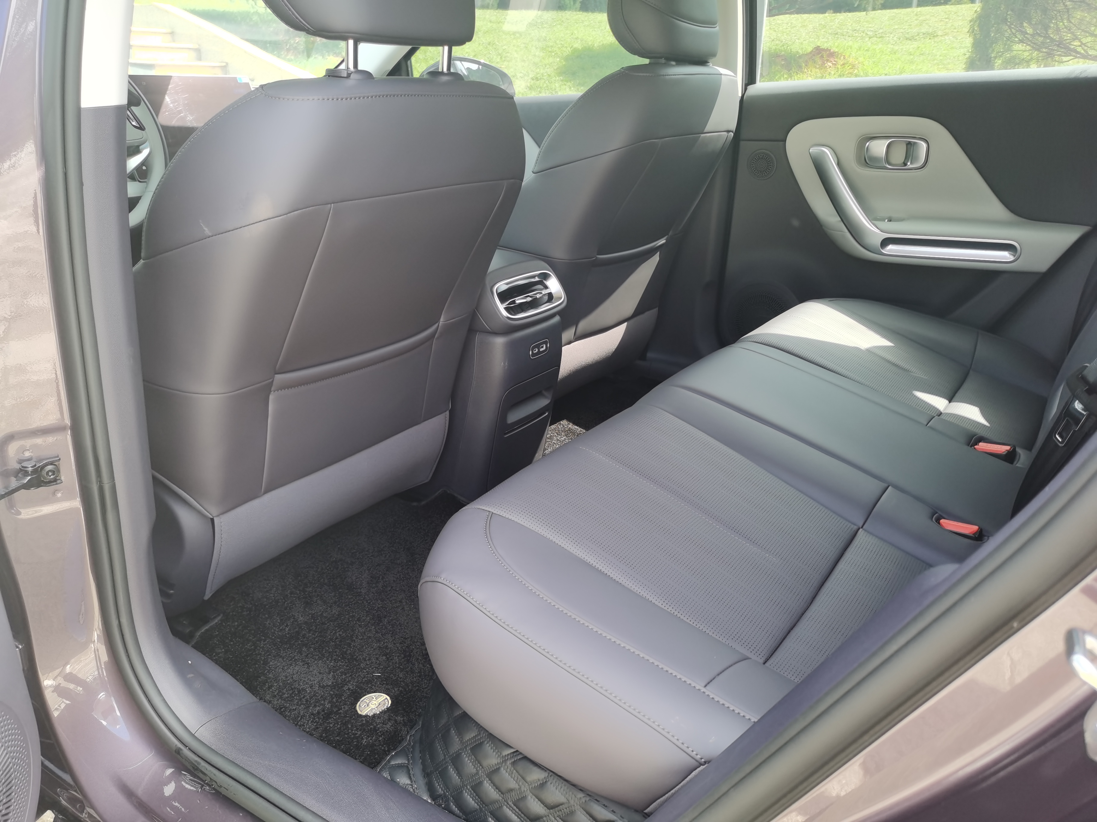 零跑汽车 零跑B01 2025 汽车图片 #11