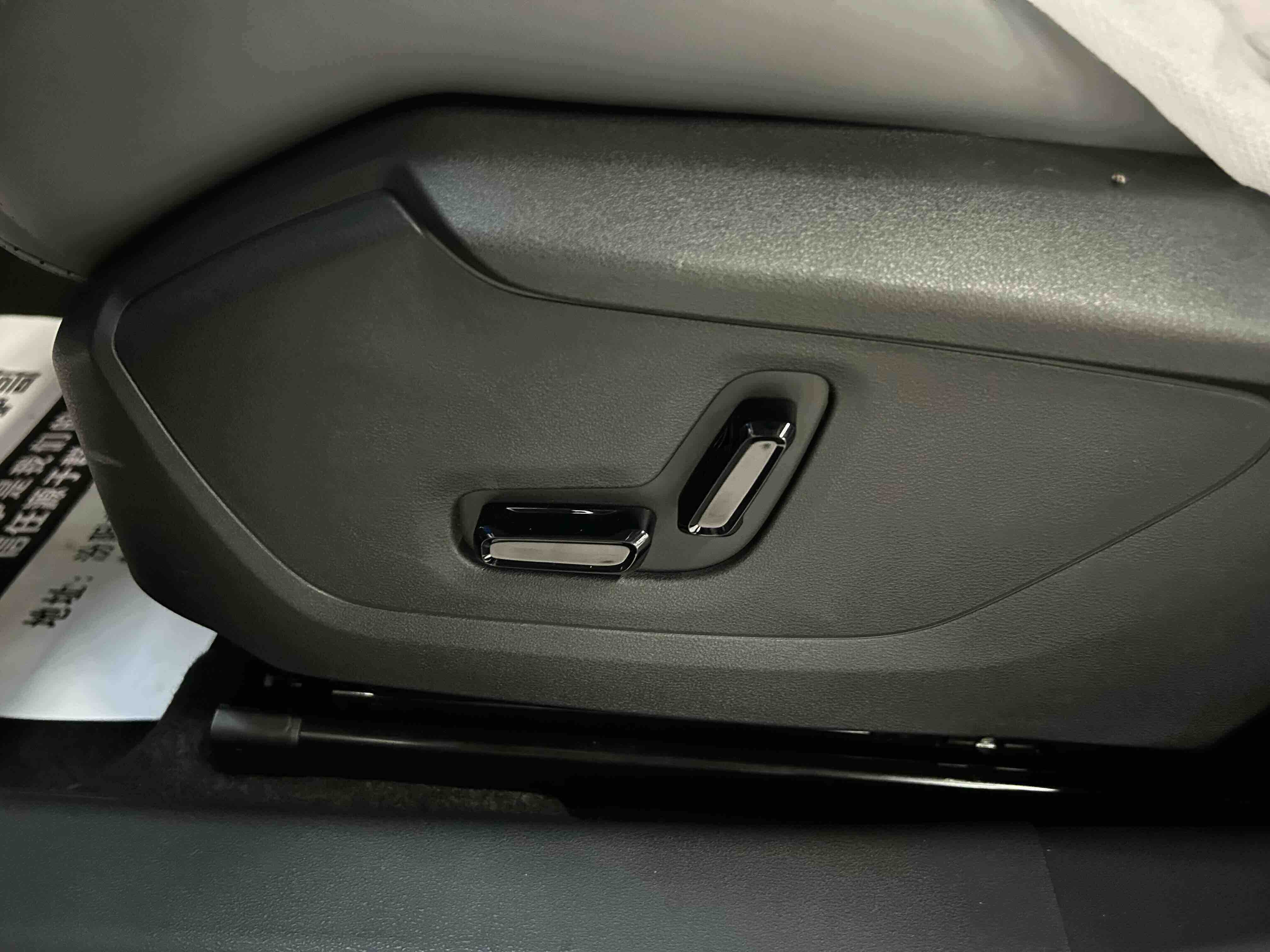 GEELY Boyue 2026 car image #11
