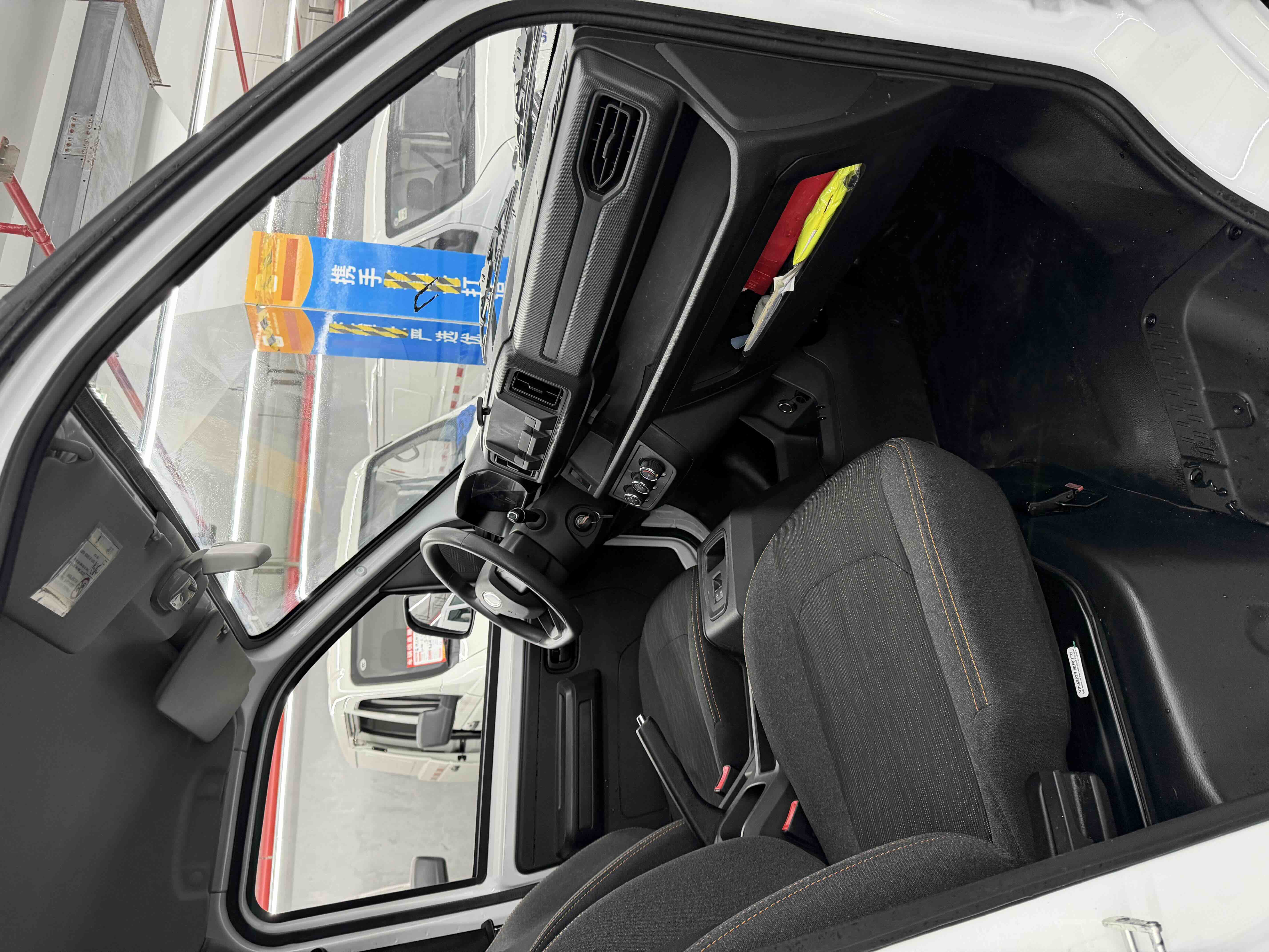 凯翼 凯翼江豚E7 2025 汽车图片 #11