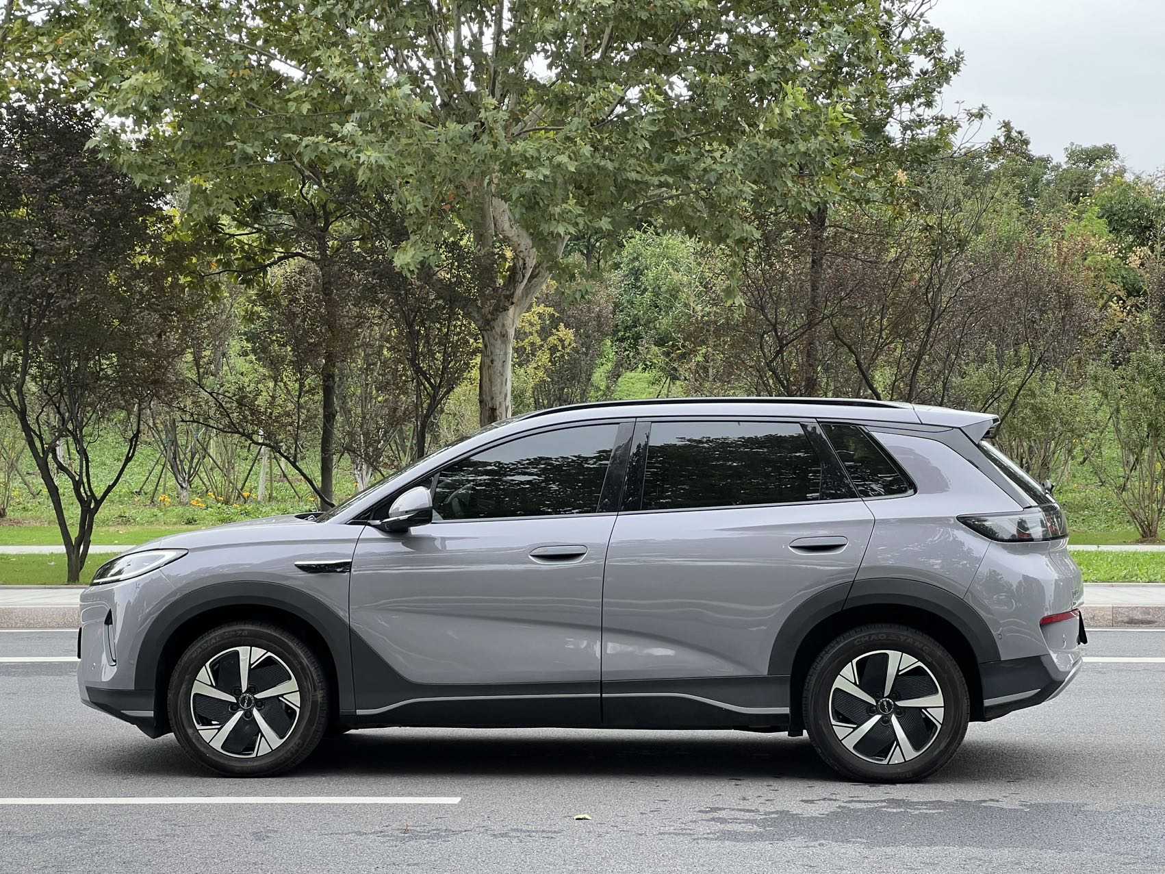 BYD Sea Lion 05 EV 2025 car image #11