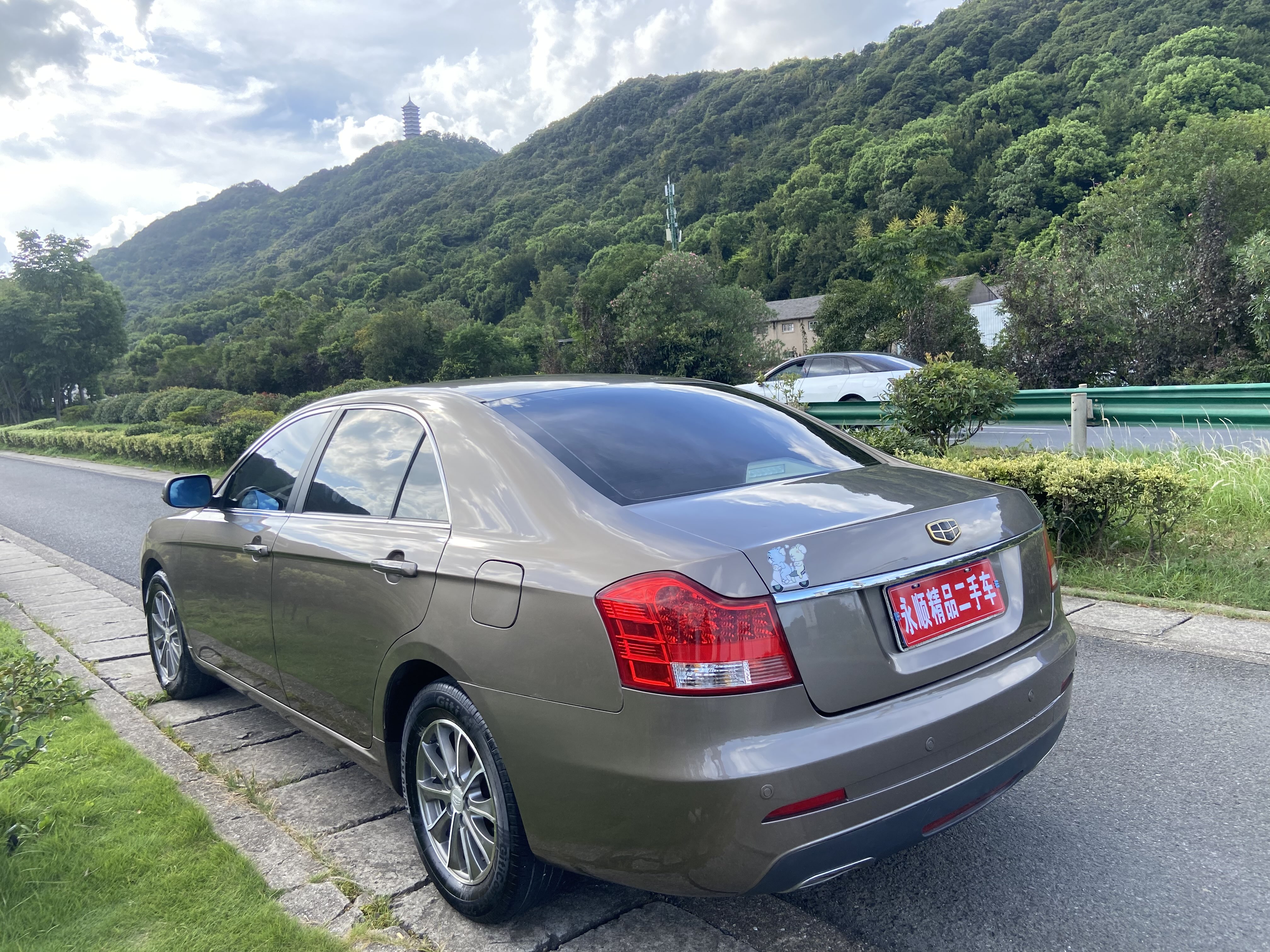 GEELY EC8 2015 car image #11