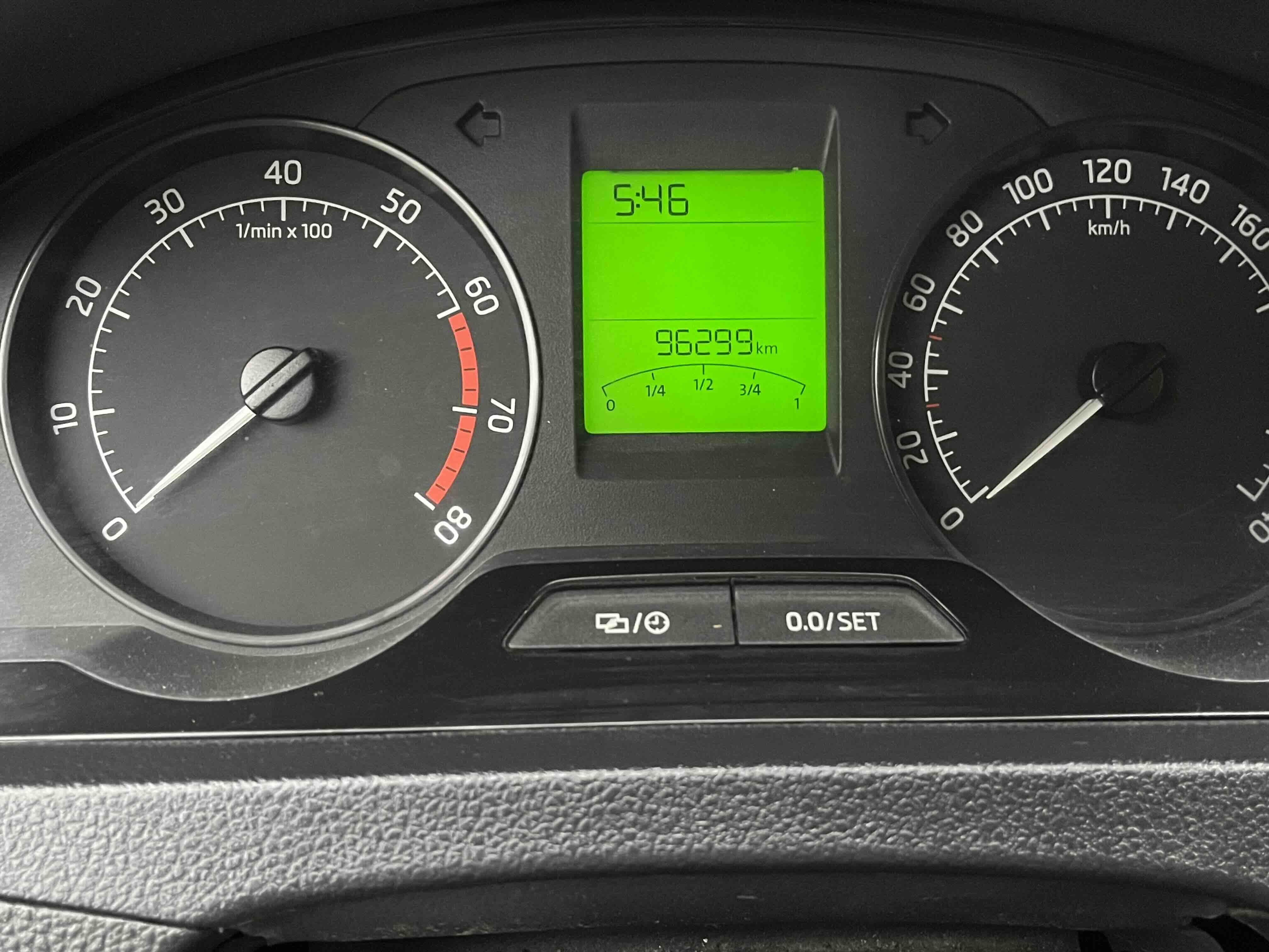 Skoda Rapid 2018 car image #11