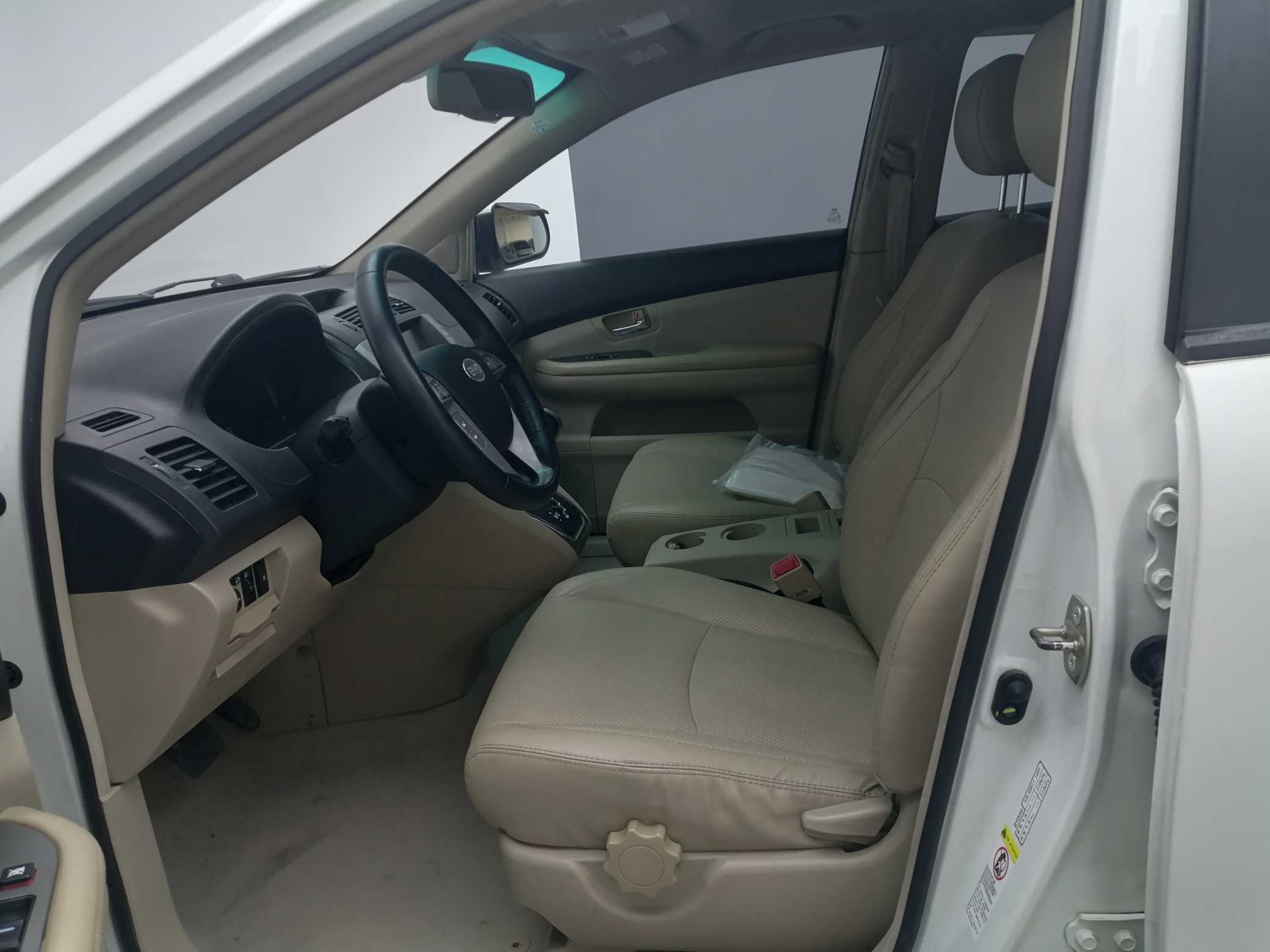 BYD S6 2013 car image #11