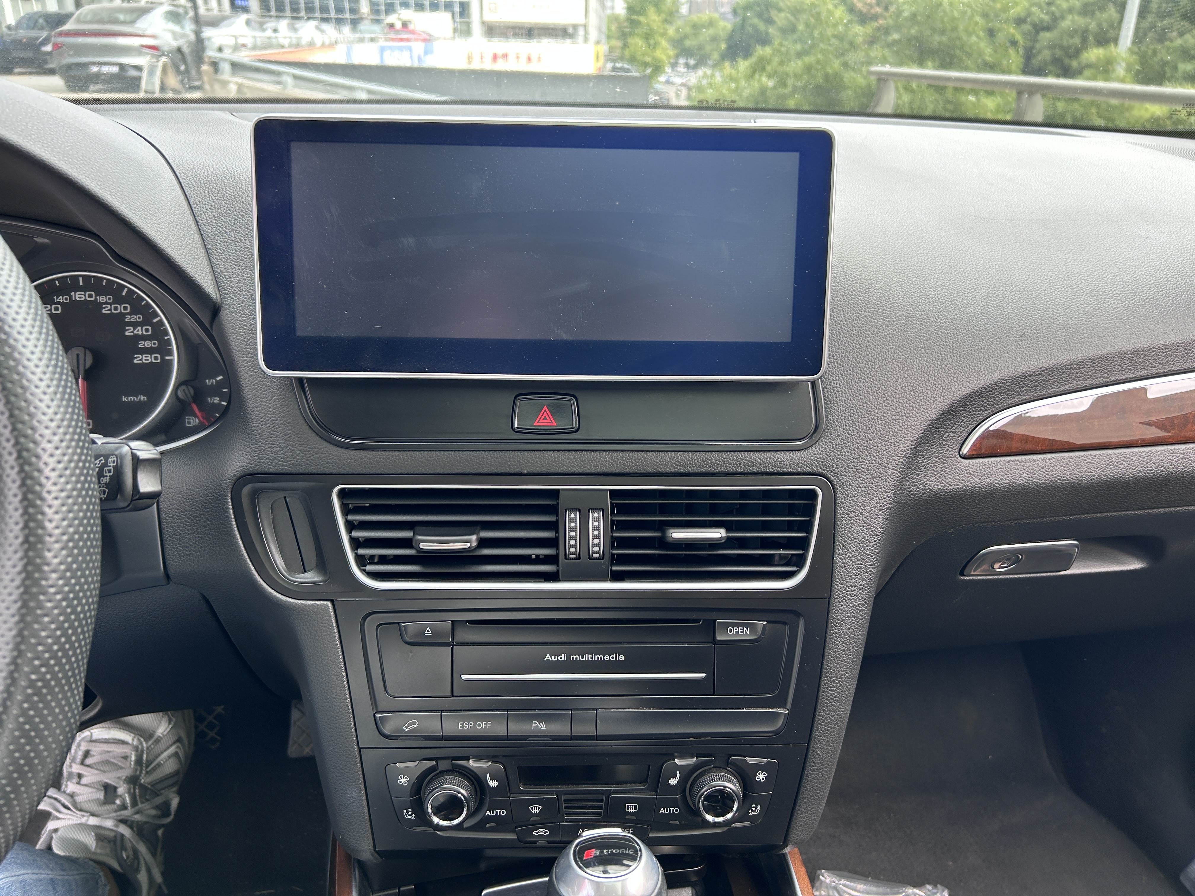 Audi Q5 (Imported) 2010 #11 Audi Q5 (Imported) 2010 car image #11