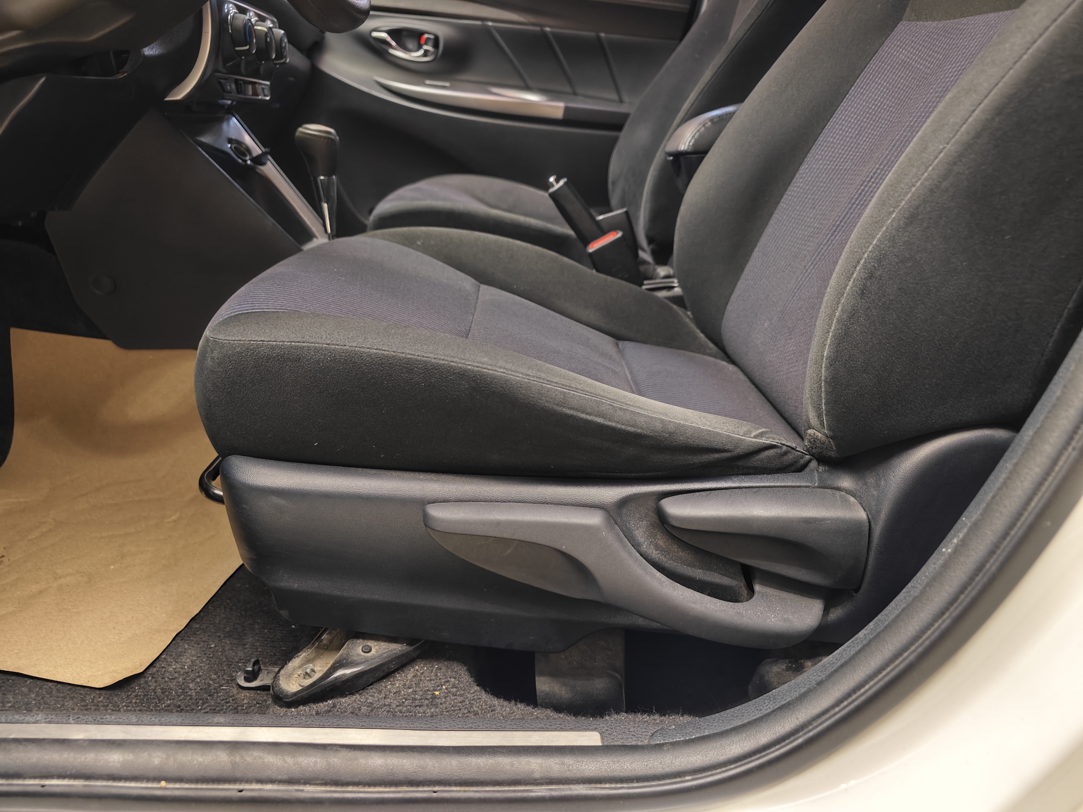 Yaris L Zhixuan 2015 car image #11