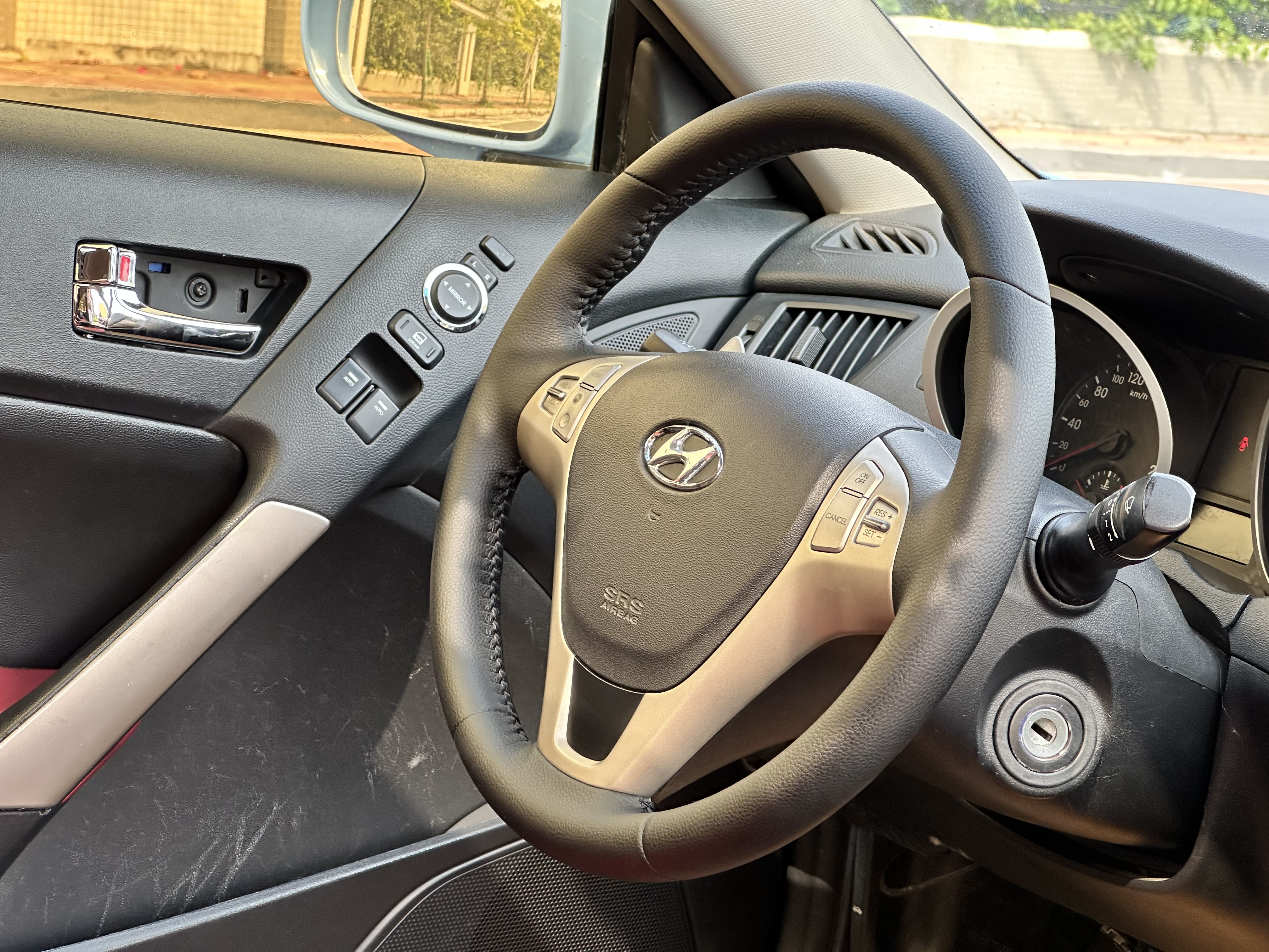 Hyundai Rohens 2010 #11 Hyundai Rohens 2010 car image #11