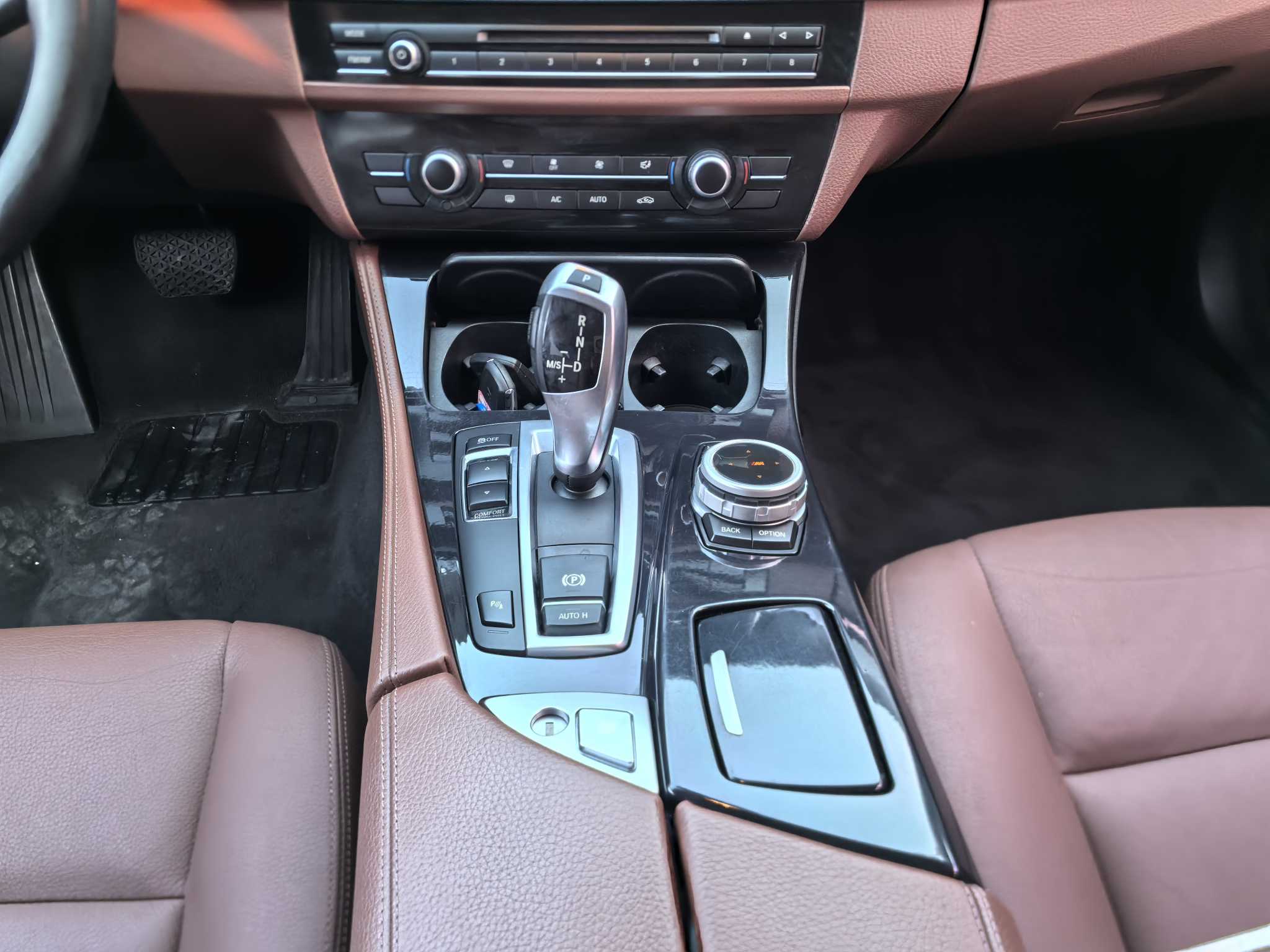 BMW 5 Series 2016 car image #11