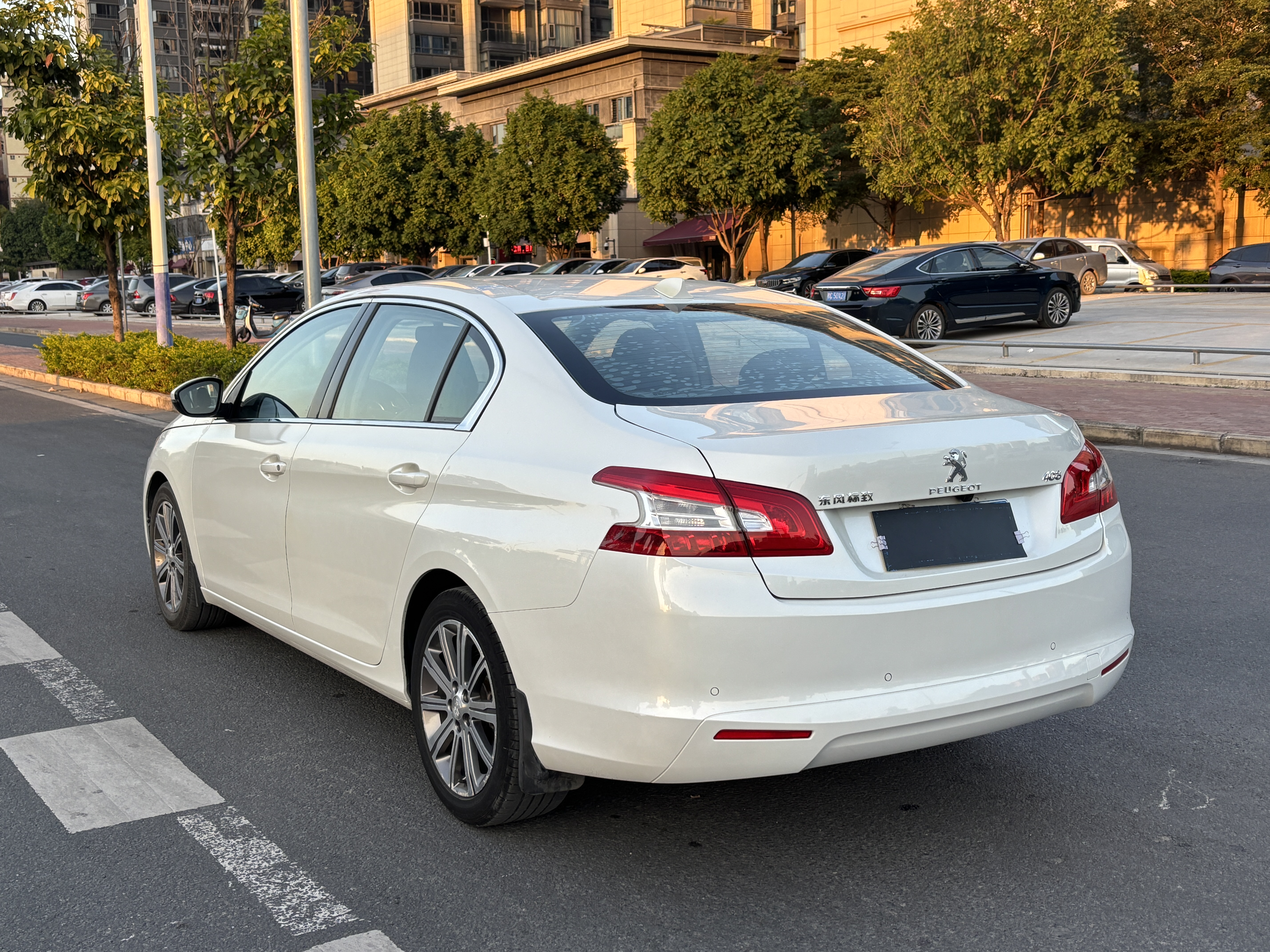 Peugeot 408 2015 car image #11