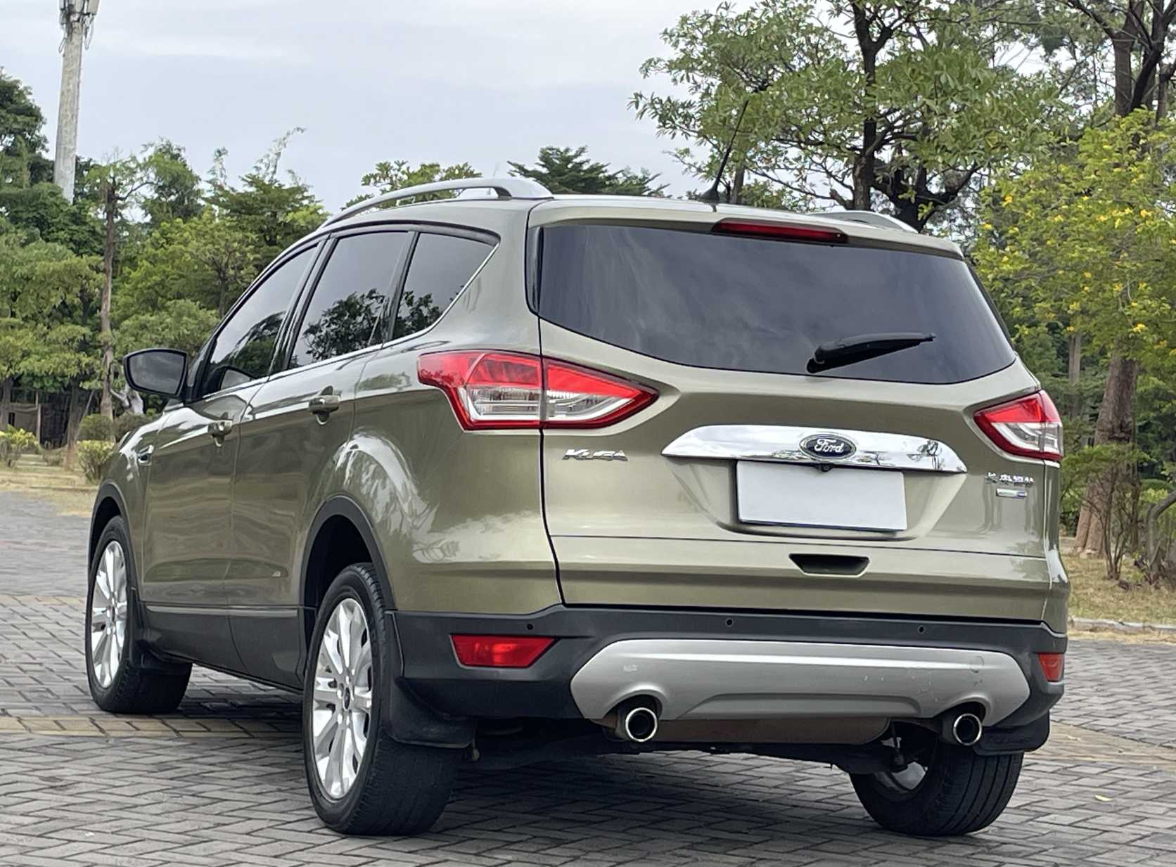 Ford Kuga 2015 #11 Ford Kuga 2015 car image #11