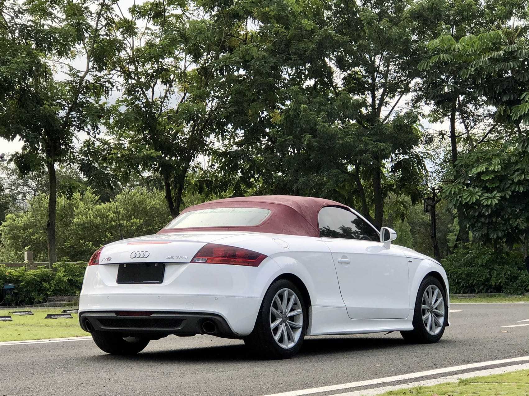 Audi TT 2014 car image #11