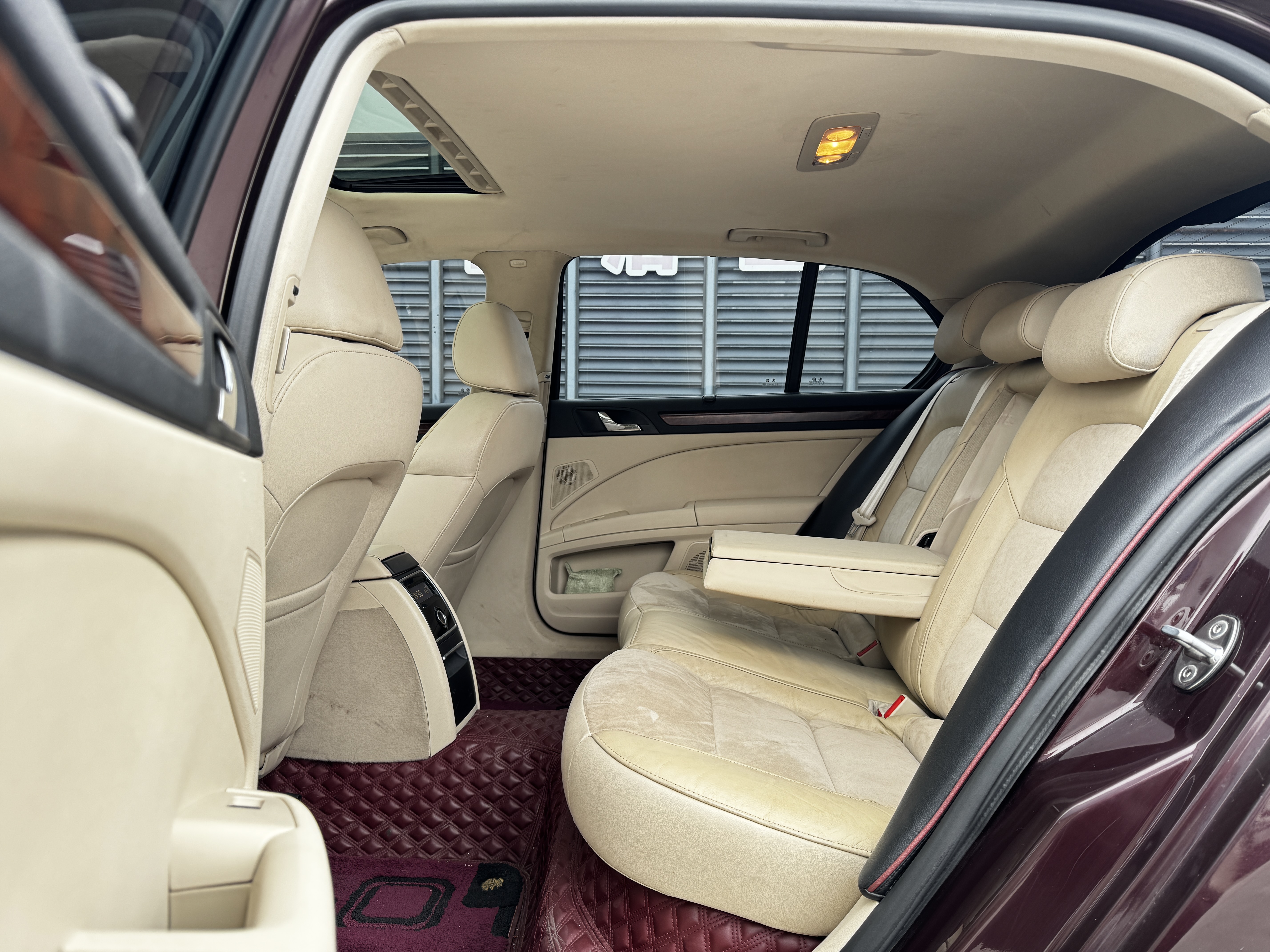 Skoda Superb 2011 car image #11