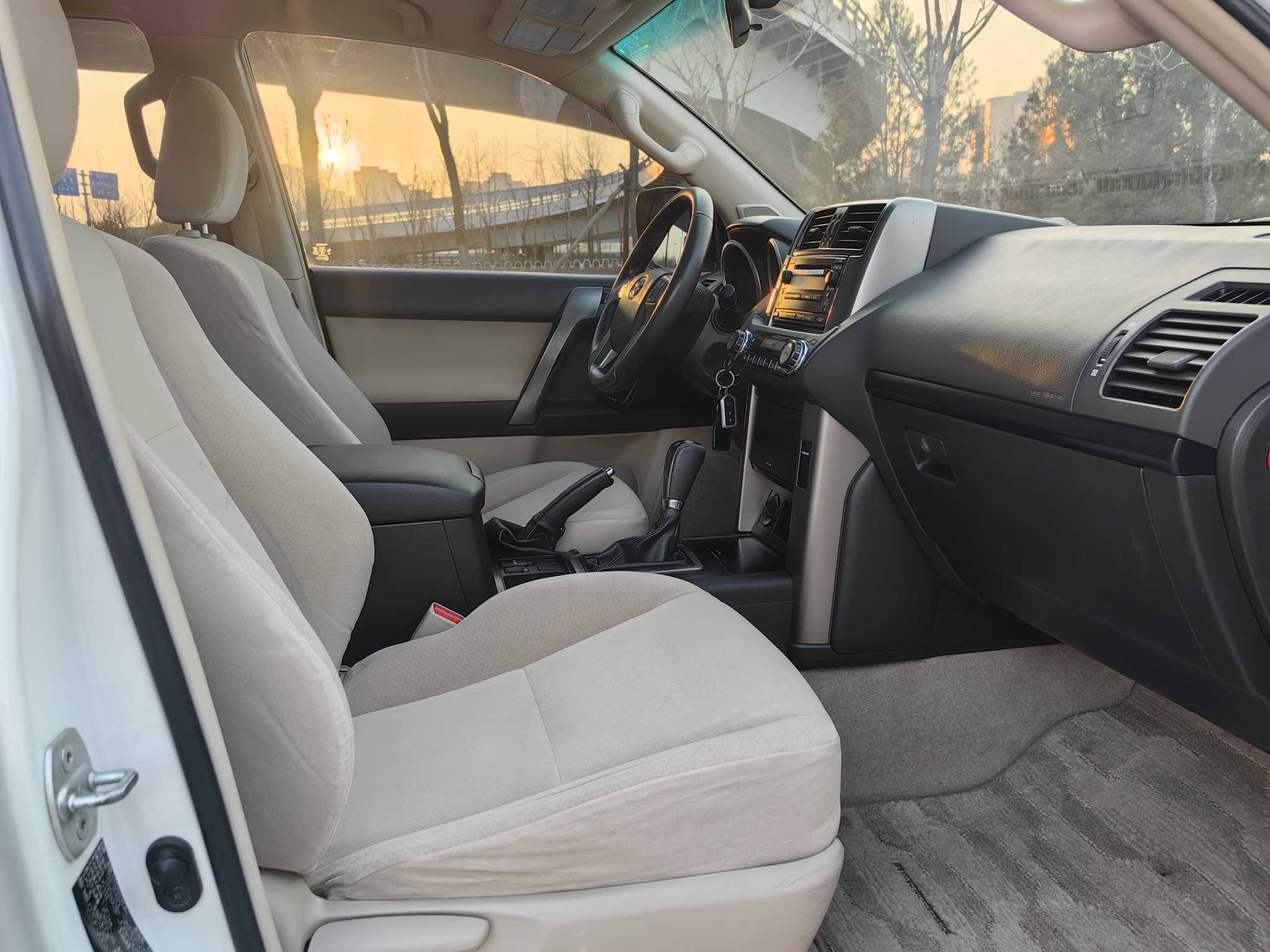 Toyota Prado (Imported) 2012 car image #11