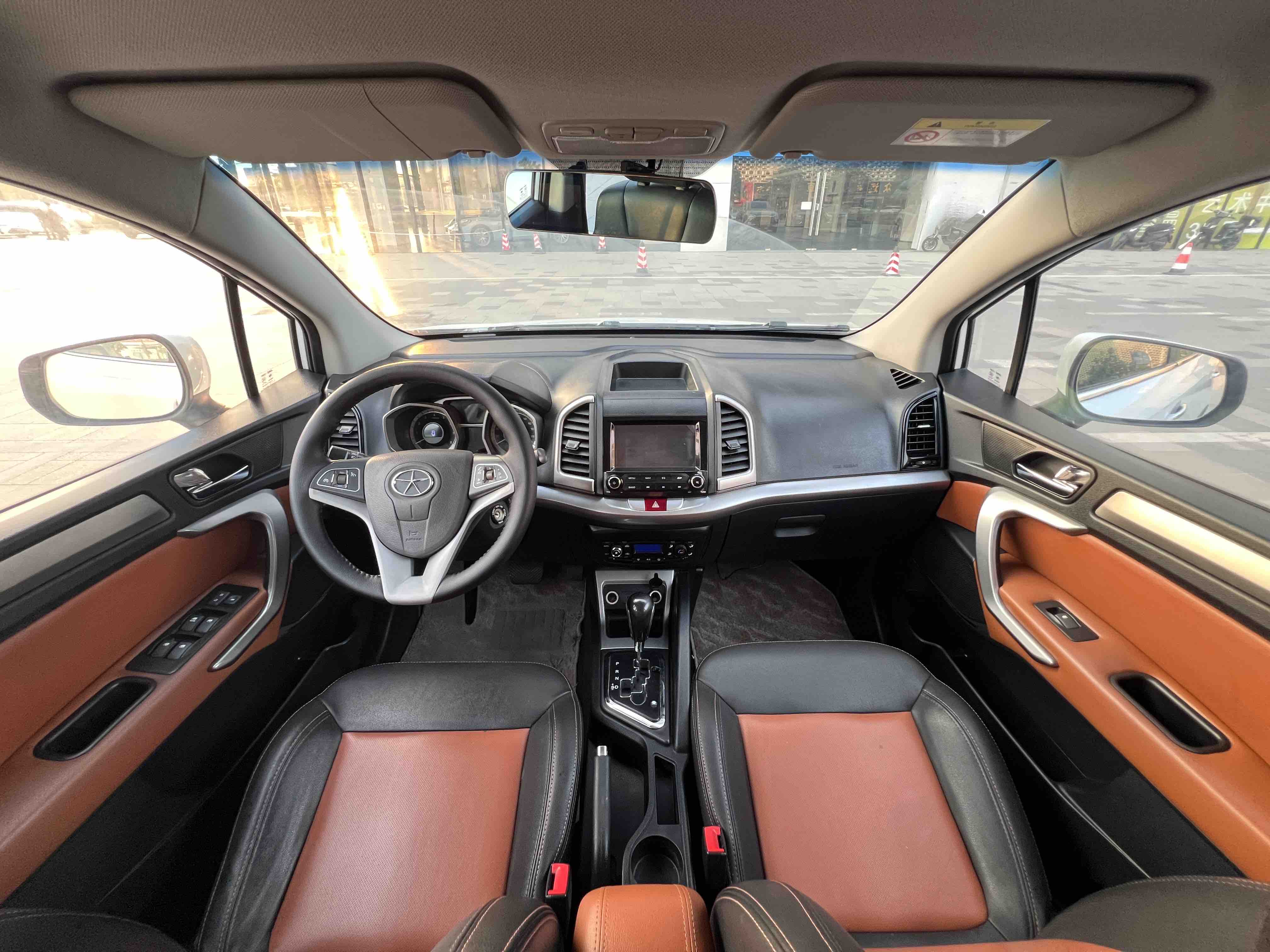 JAC 2015 #11 JAC 2015 car image #11