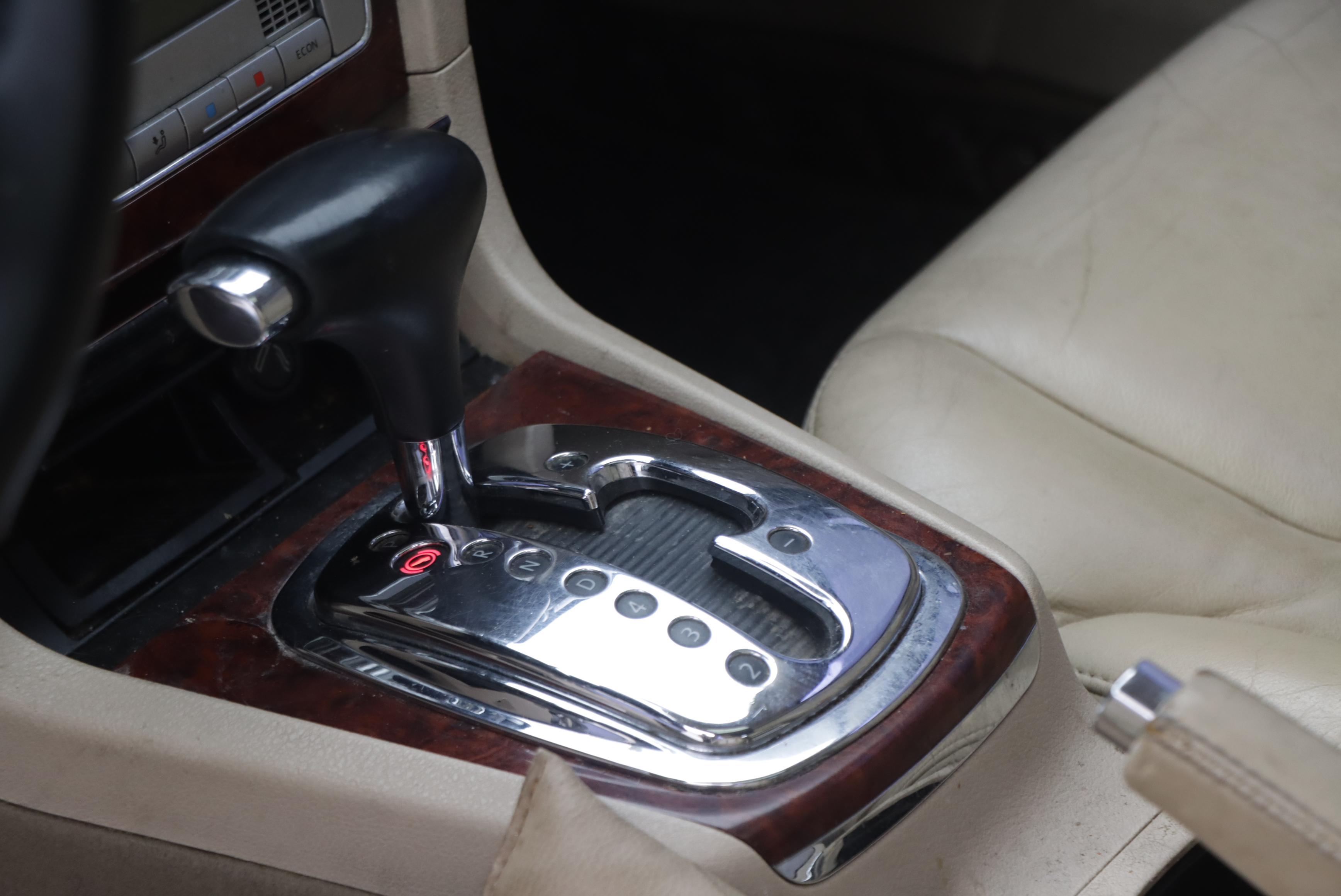 Volkswagen Passat Lingyu 2011 #11 Volkswagen Passat Lingyu 2011 car image #11