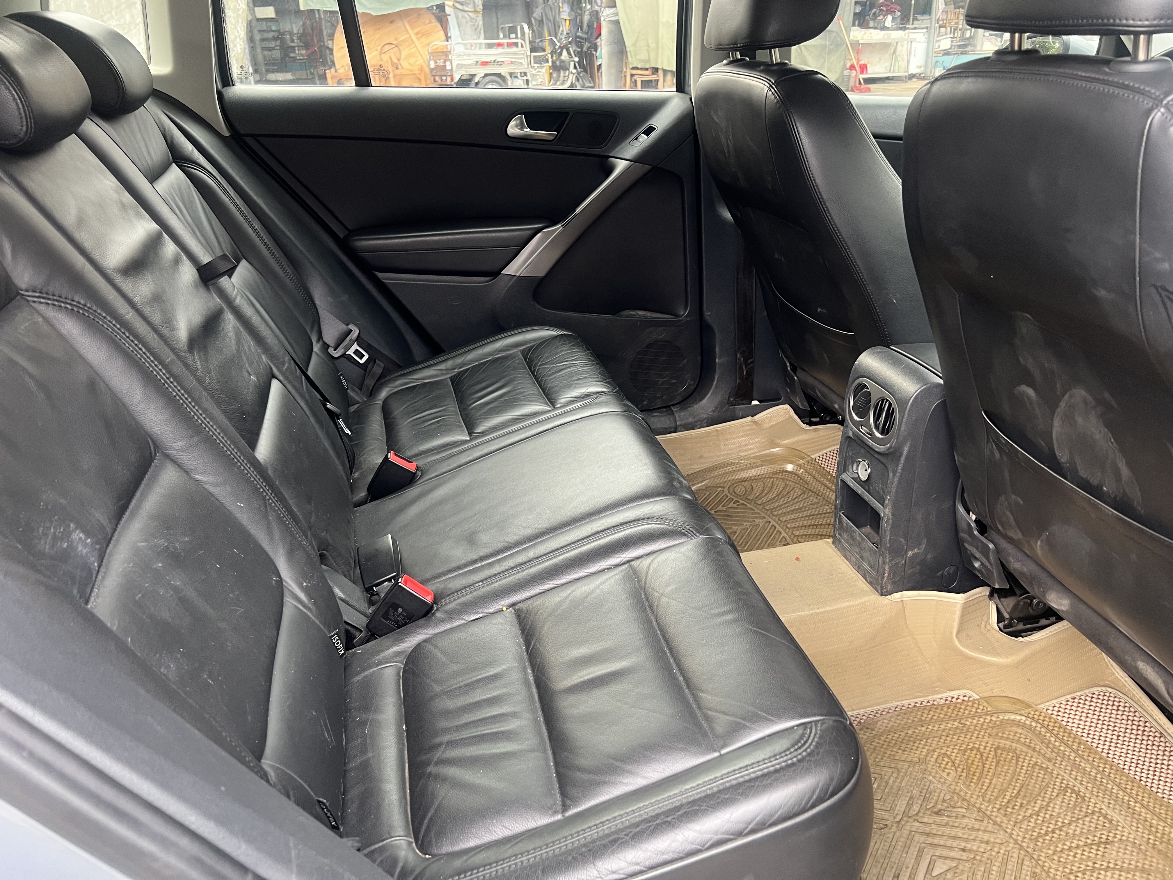 Volkswagen Tiguan 2011 immagine di auto #11