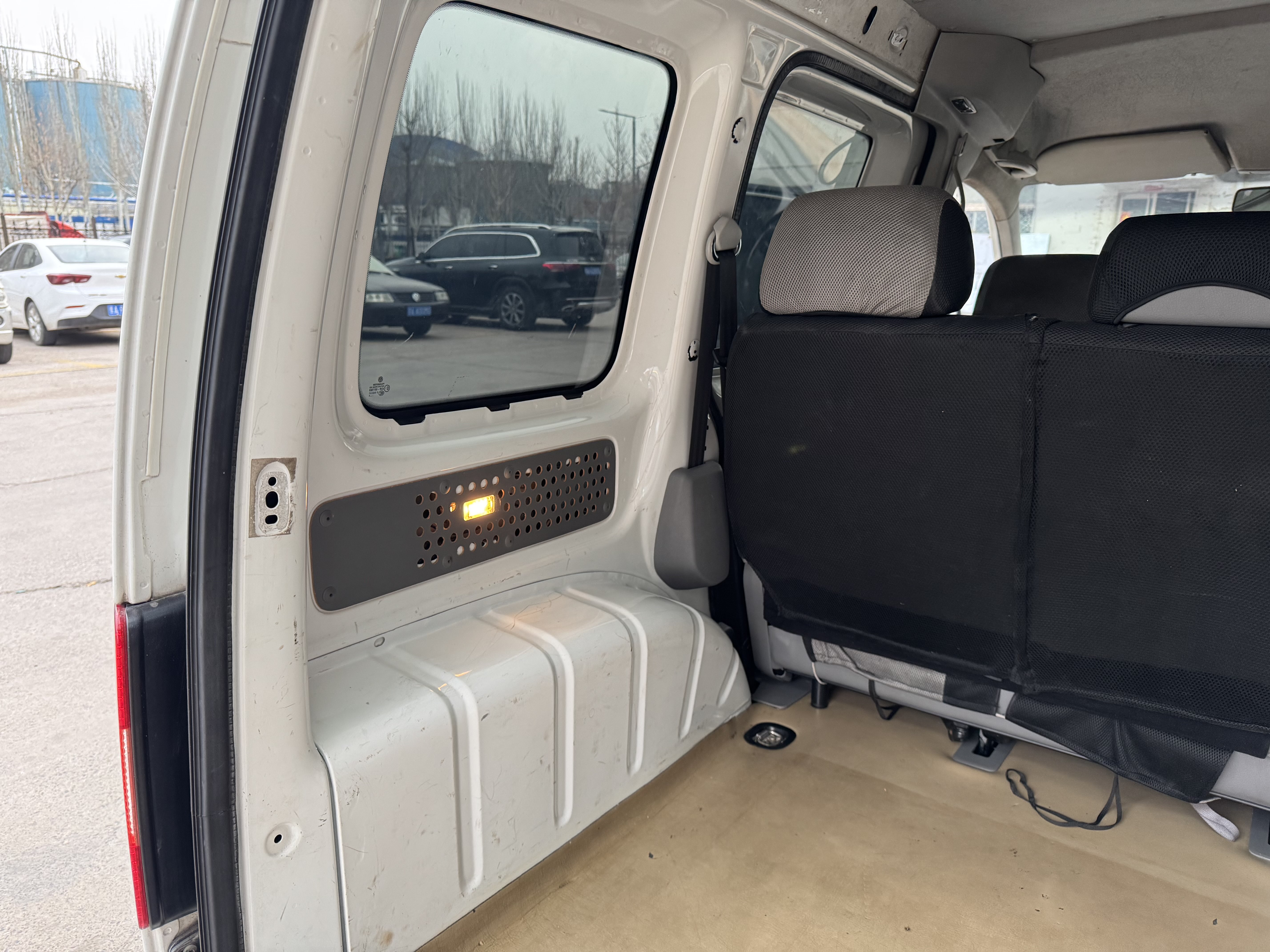 Volkswagen Caddy 2008 immagine di auto #11