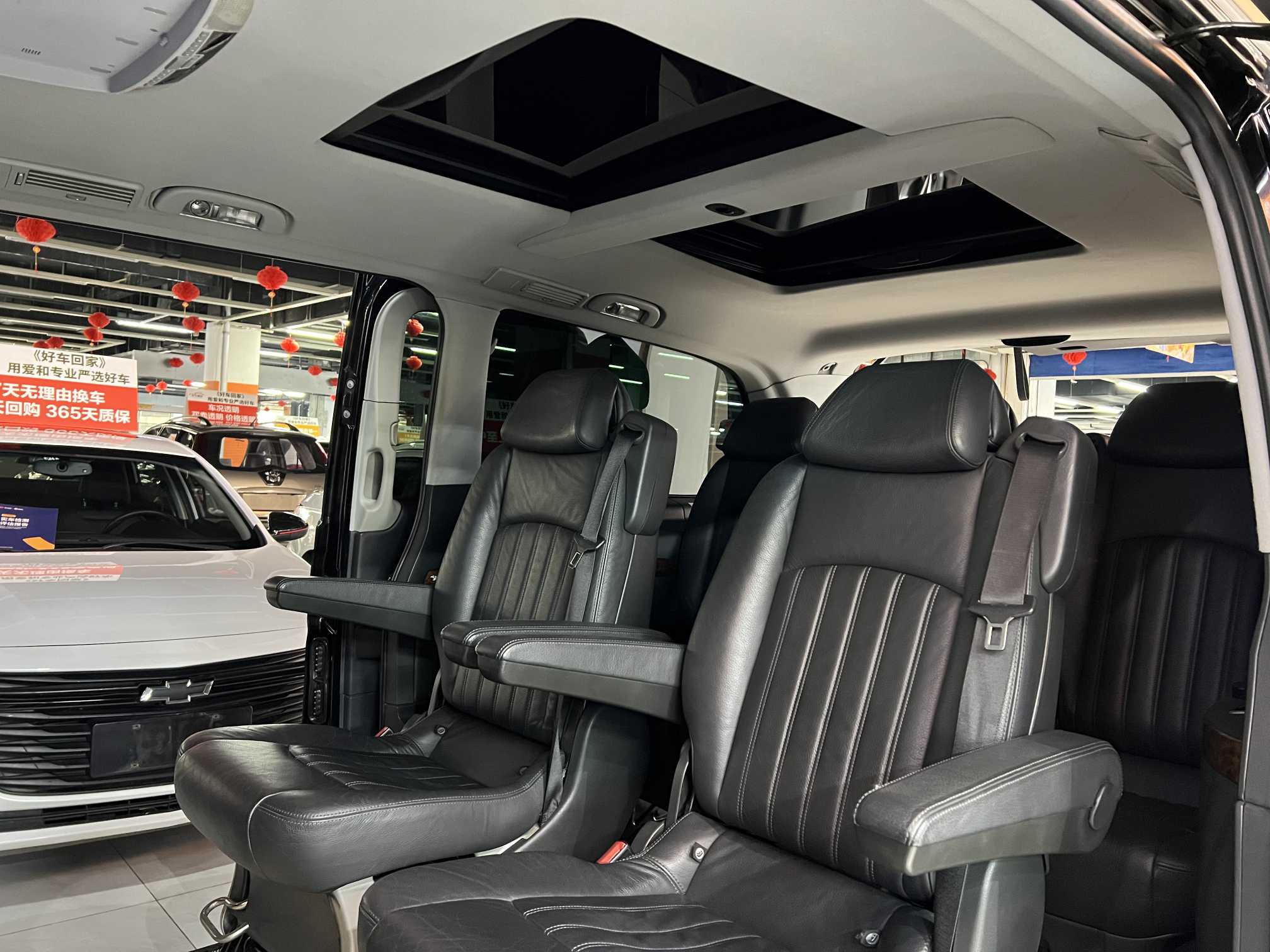 Mercedes-Benz Viano (Imported) 2011 car image #11