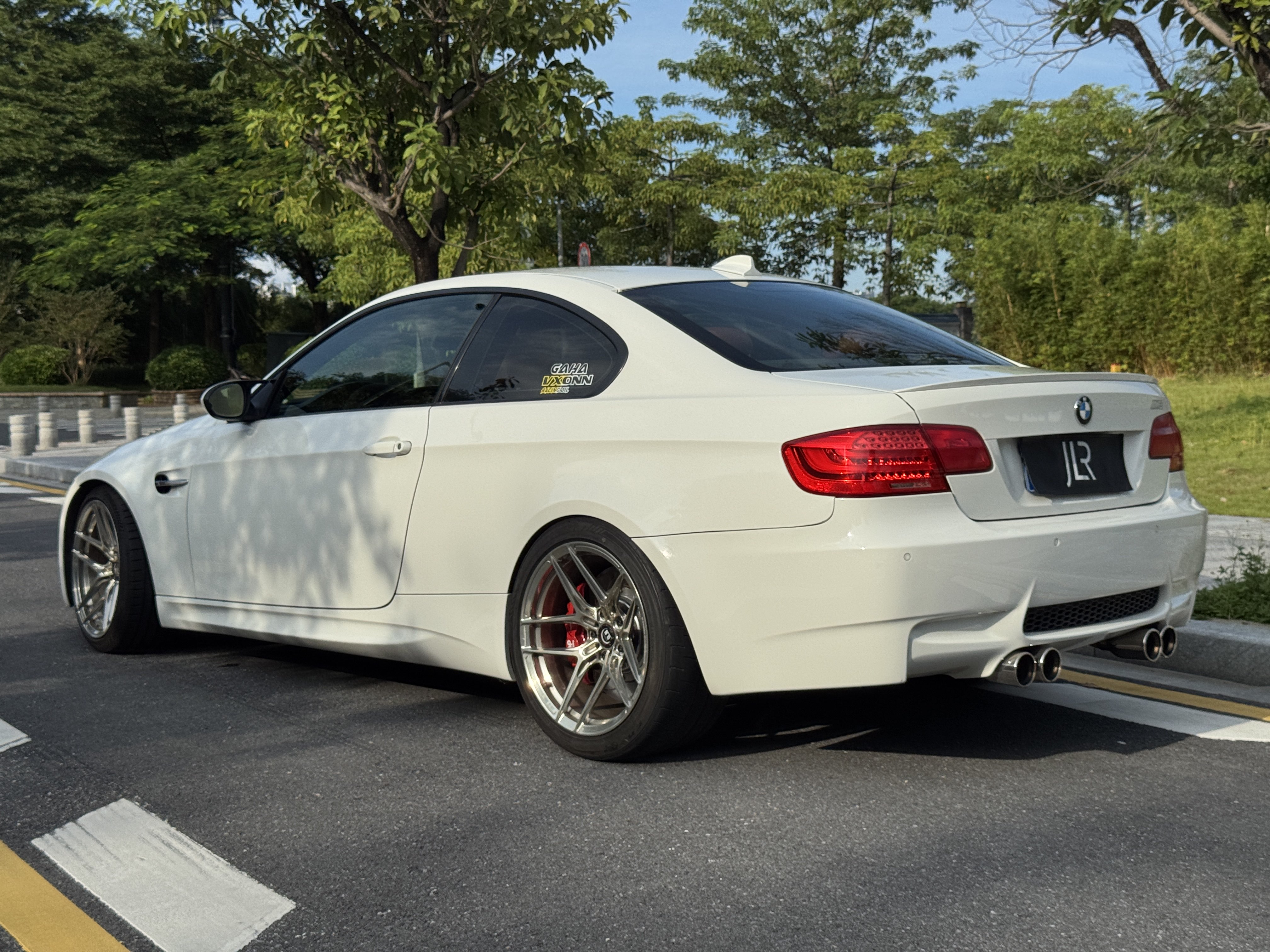 BMW M3 2010 #11 BMW M3 2010 car image #11