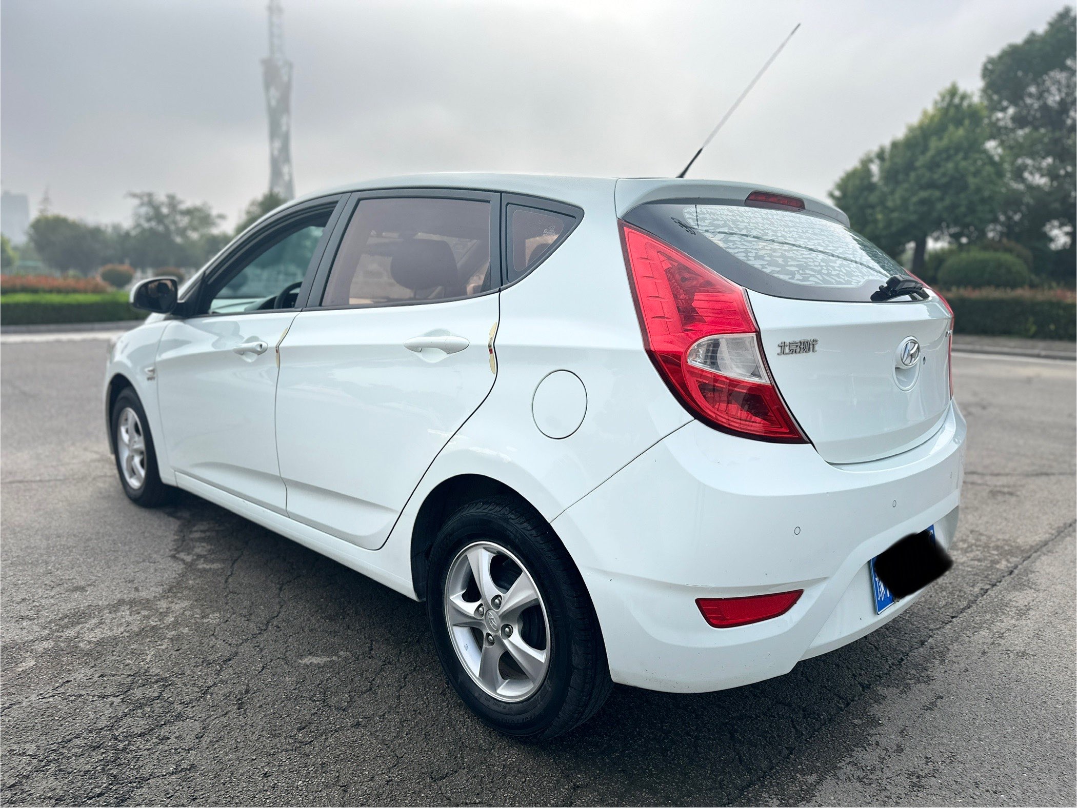 Hyundai Reina Hatchback 2017 car image #11