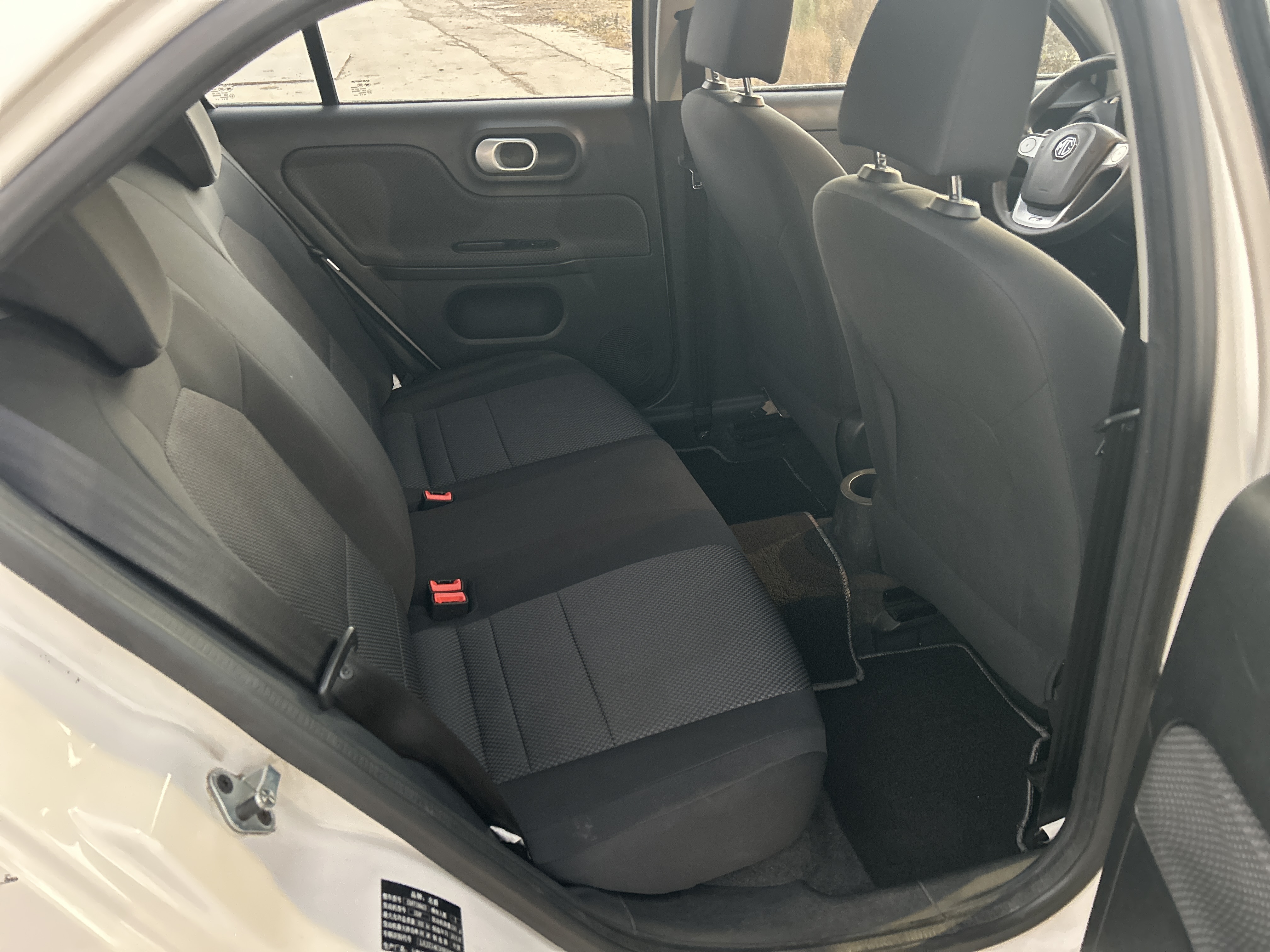 MG 3 2015 car image #11