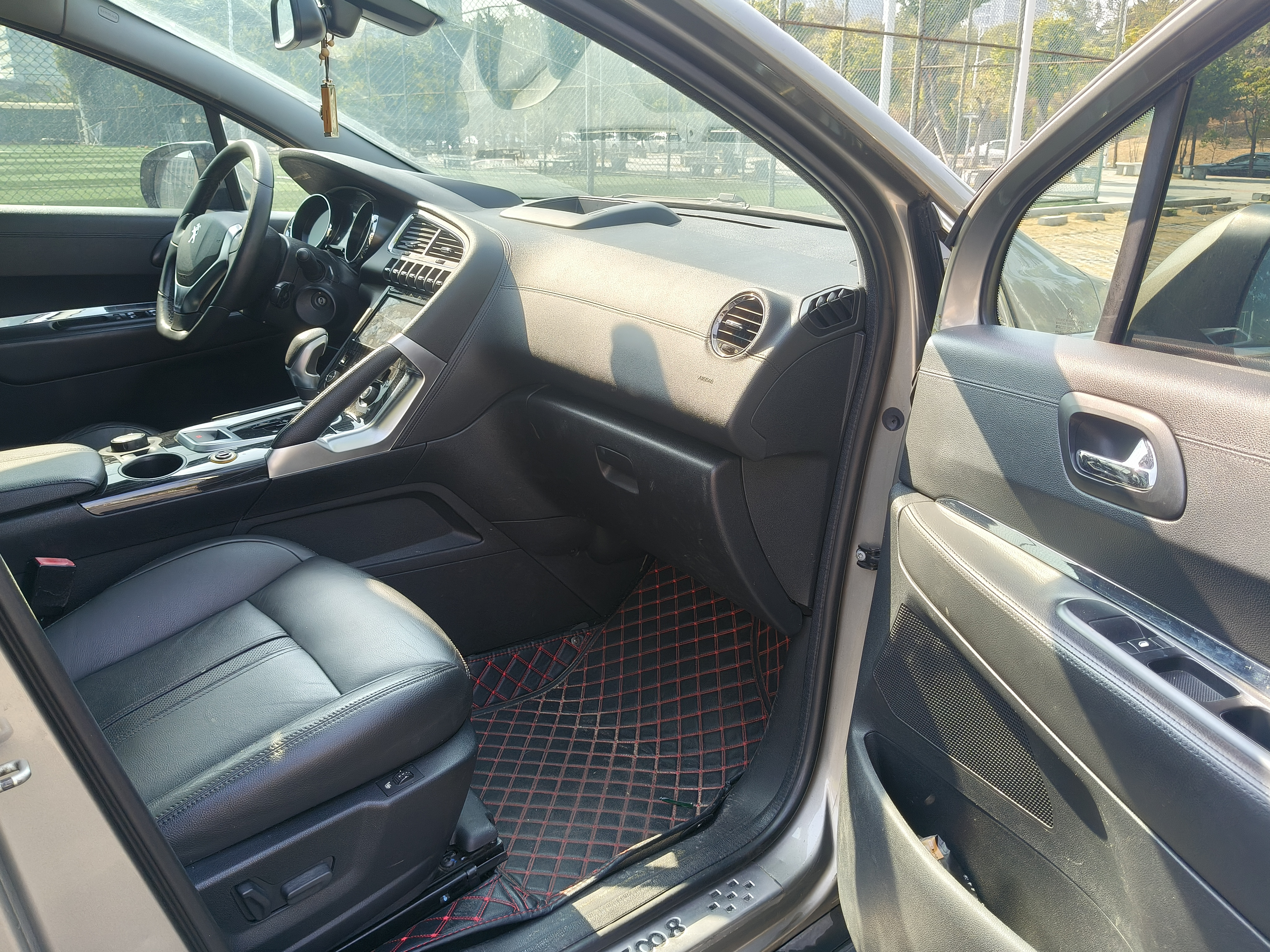 Peugeot 3008 2015 car image #11