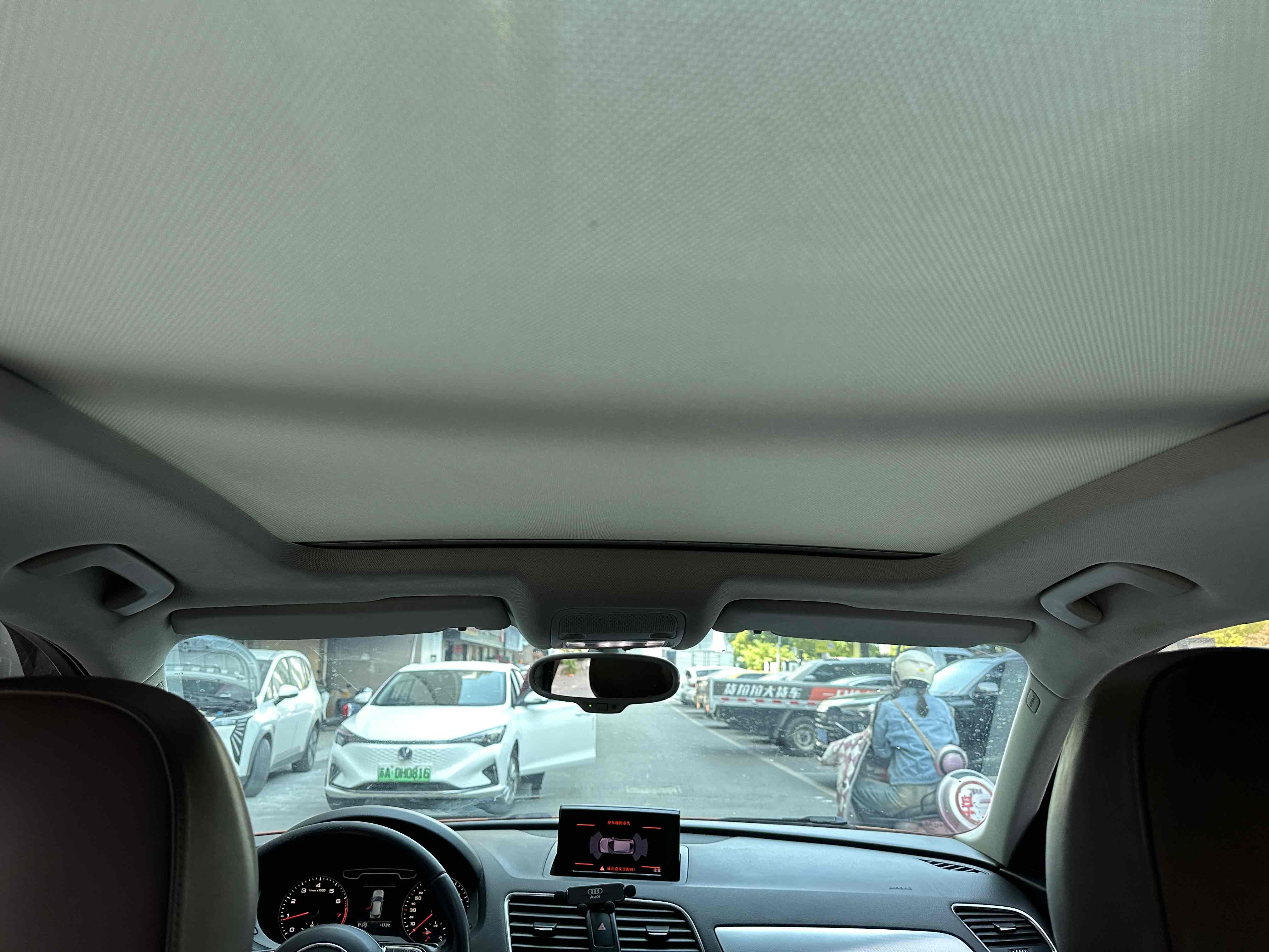 Audi Q3 (Imported) 2013 car image #11