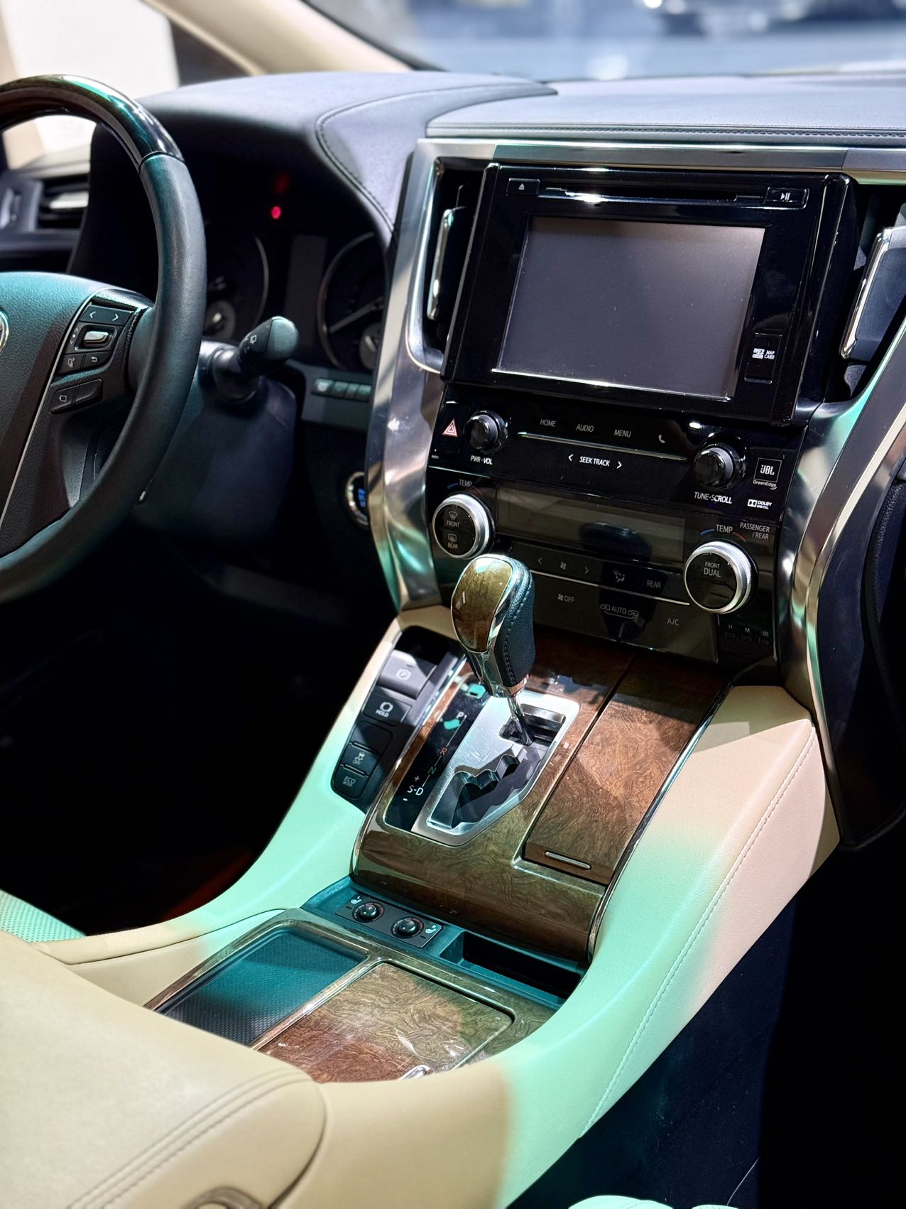 Toyota Alphard 2015 immagine di auto #11