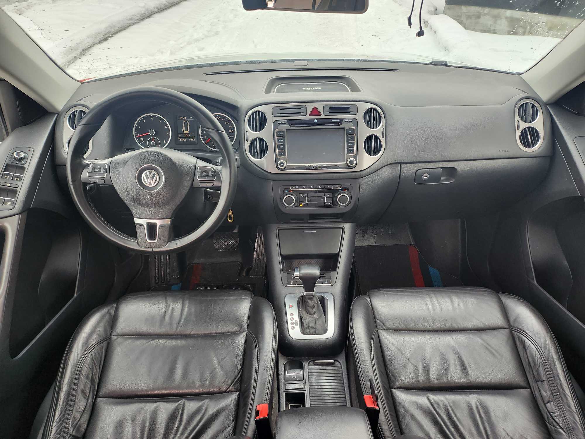 Volkswagen Tiguan 2011 car image #11