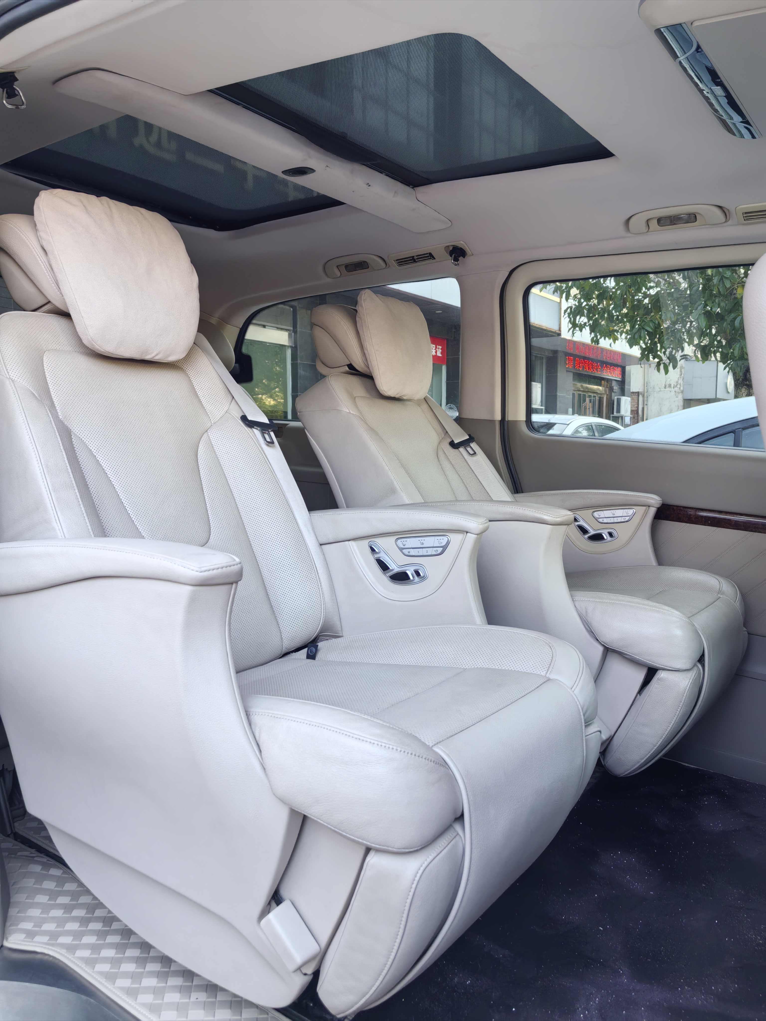 奔驰 唯雅诺 2010 汽车图片 #11