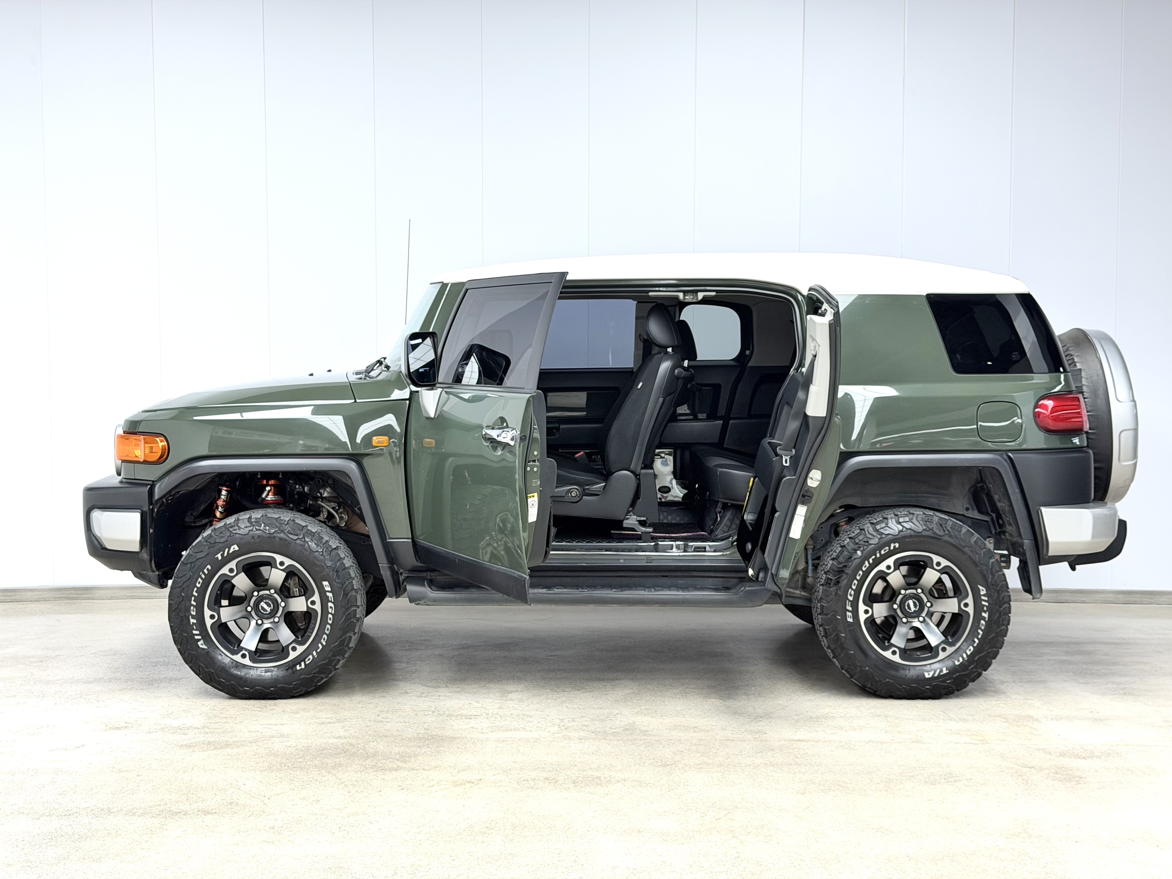 Toyota FJ Cruiser 2011 car image #11