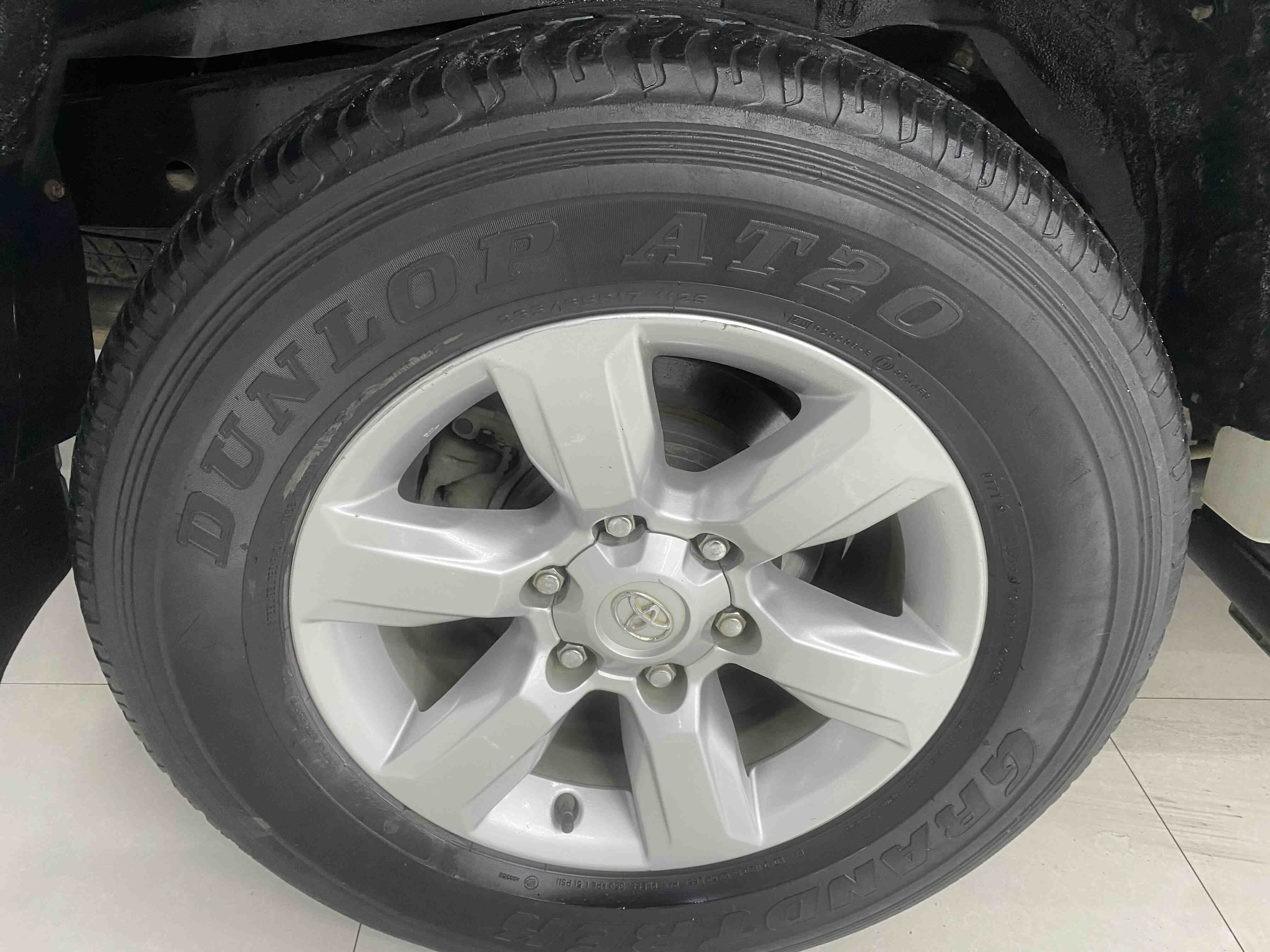 Toyota Land Cruiser Prado 2015 car image #11