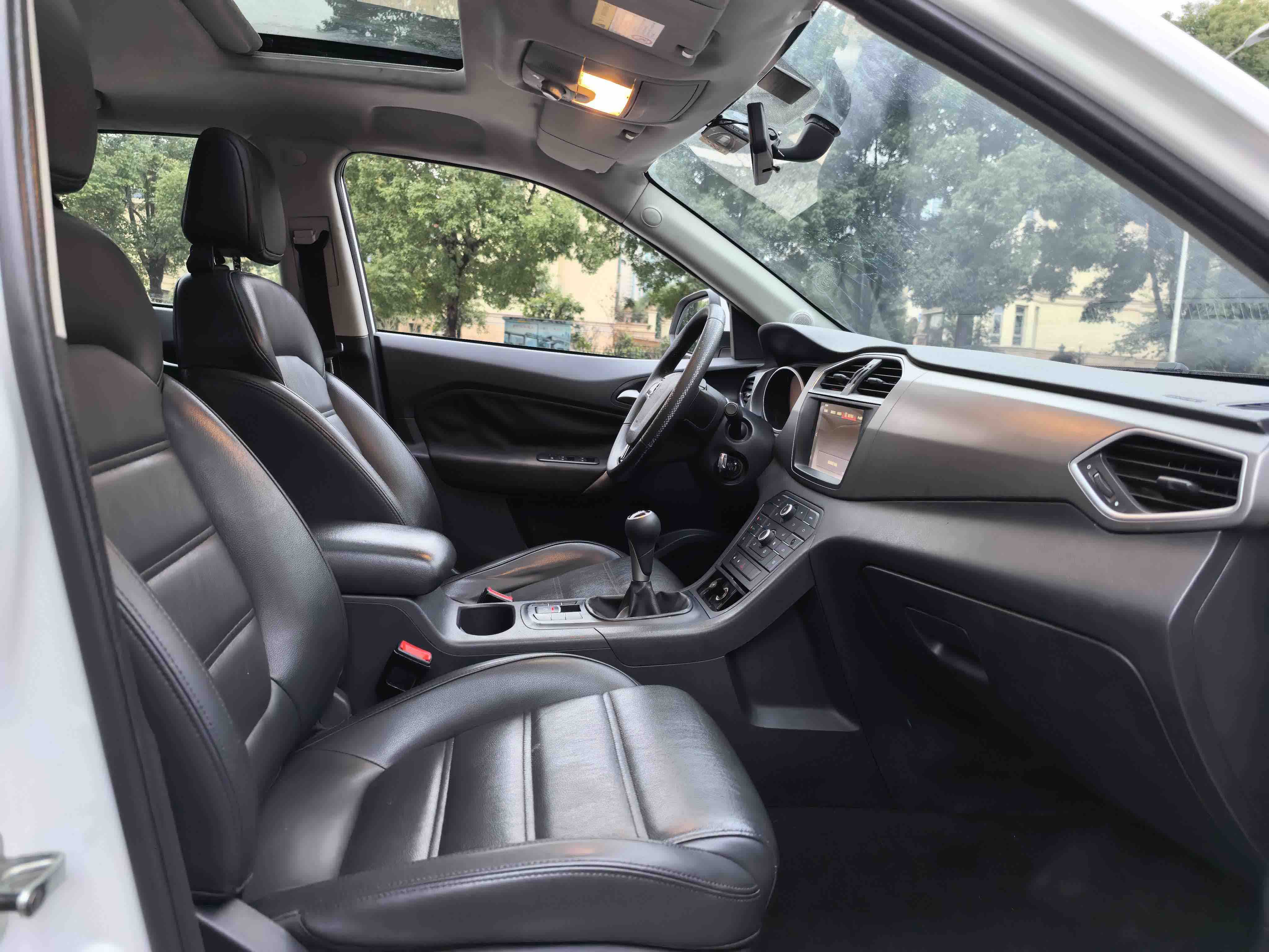 MG GS 2016 car image #11