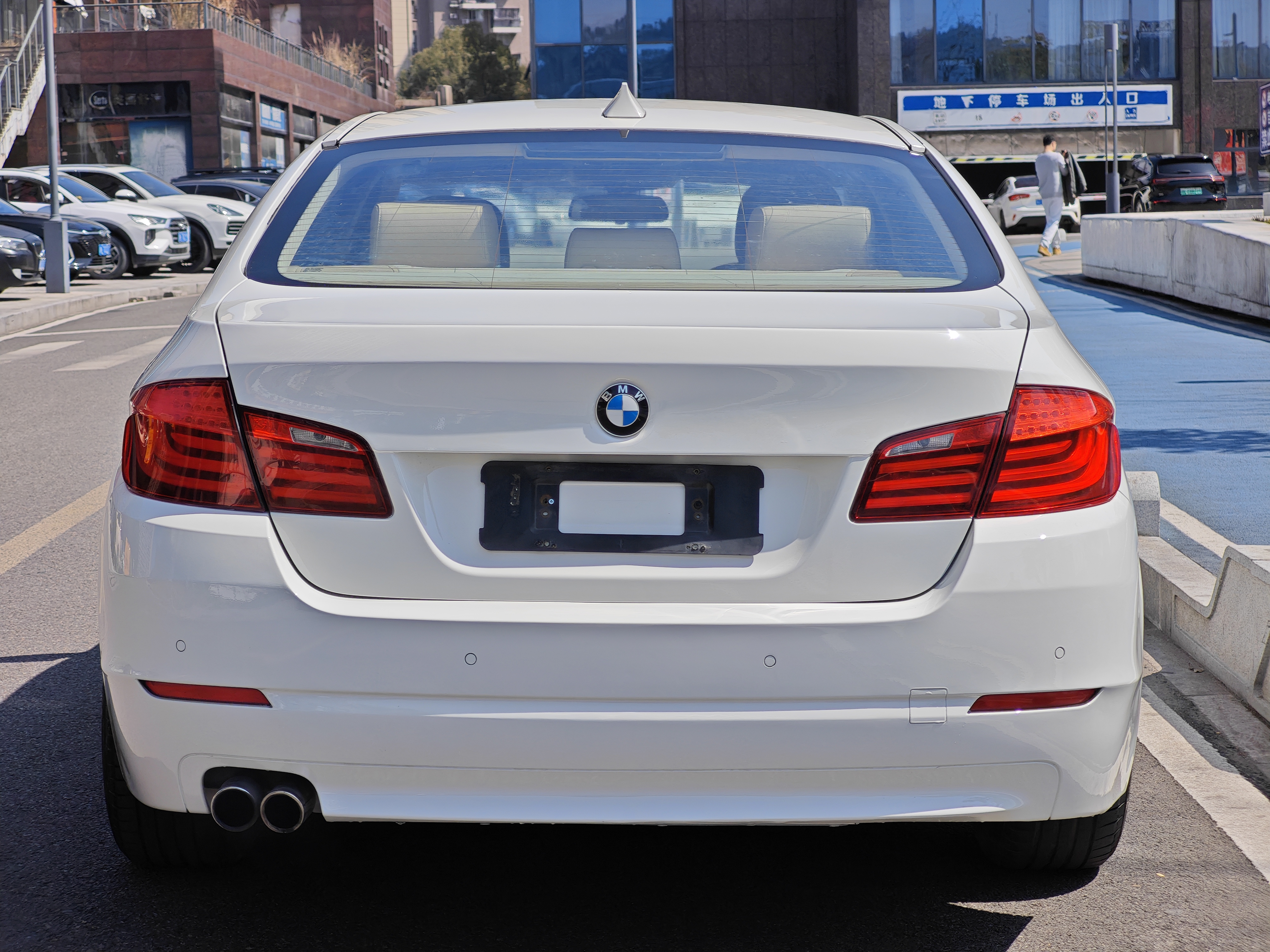 BMW 5 Series 2011 #11 BMW 5 Series 2011 car image #11