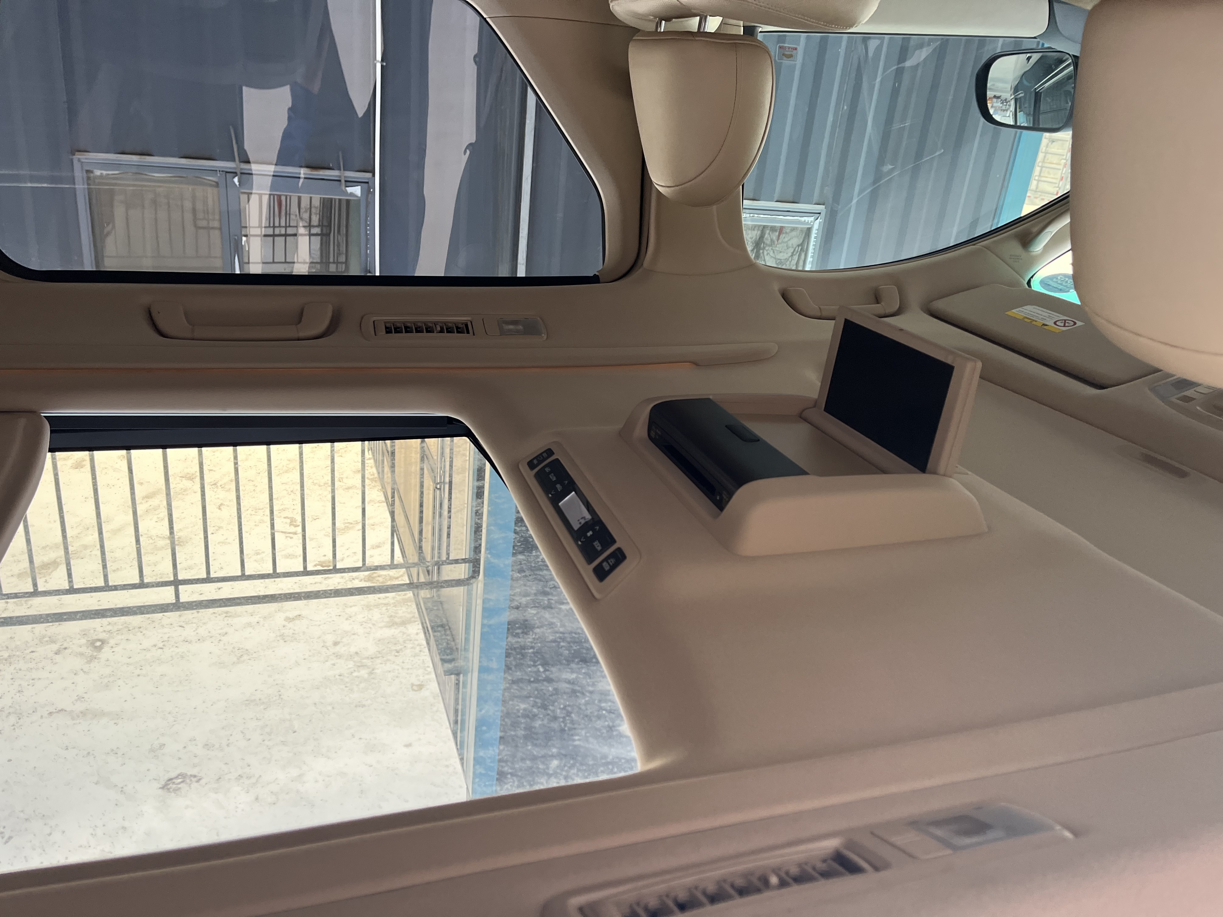 Toyota Alphard 2011 car image #11