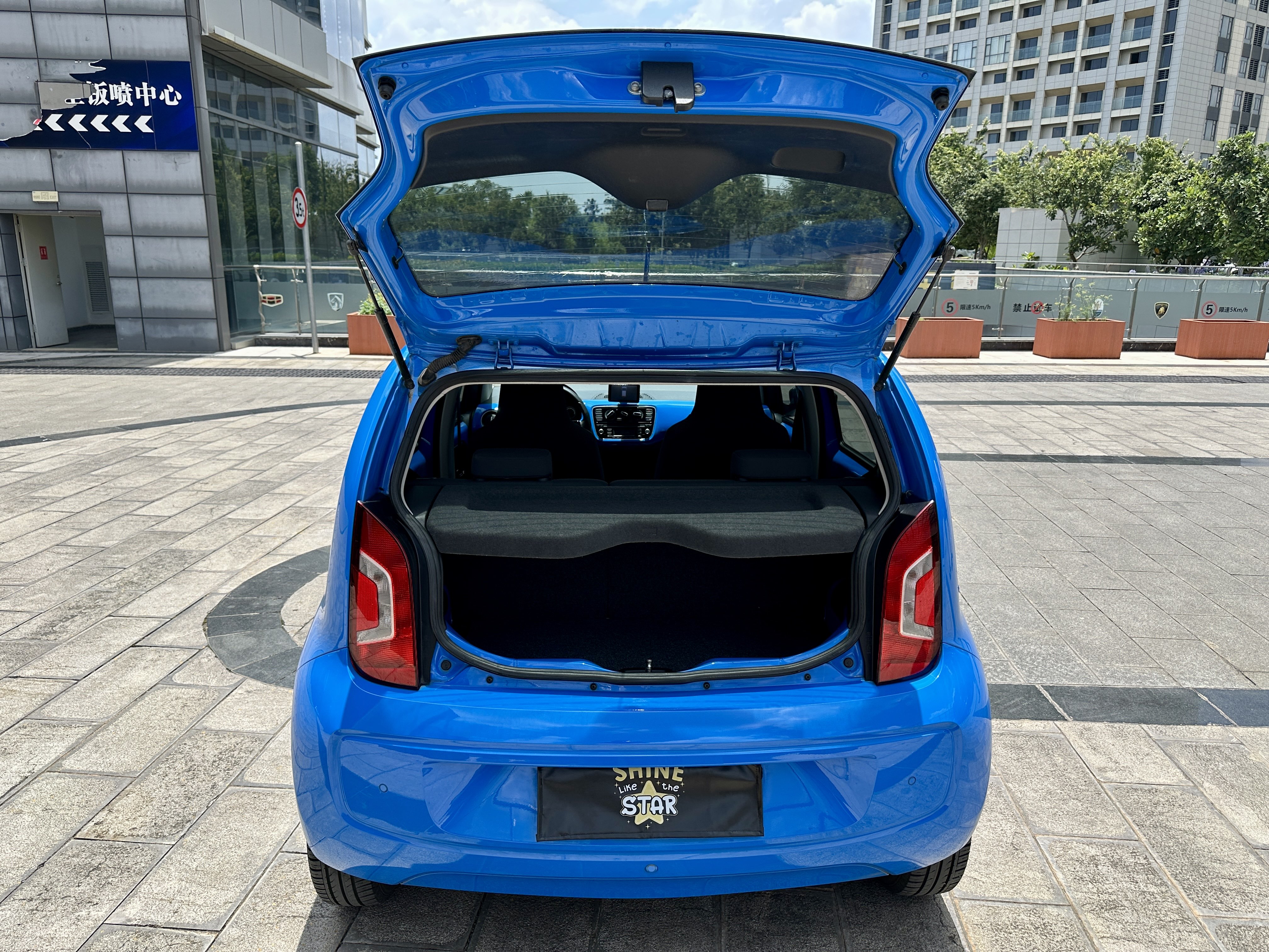 Volkswagen up! 2016 immagine di auto #11