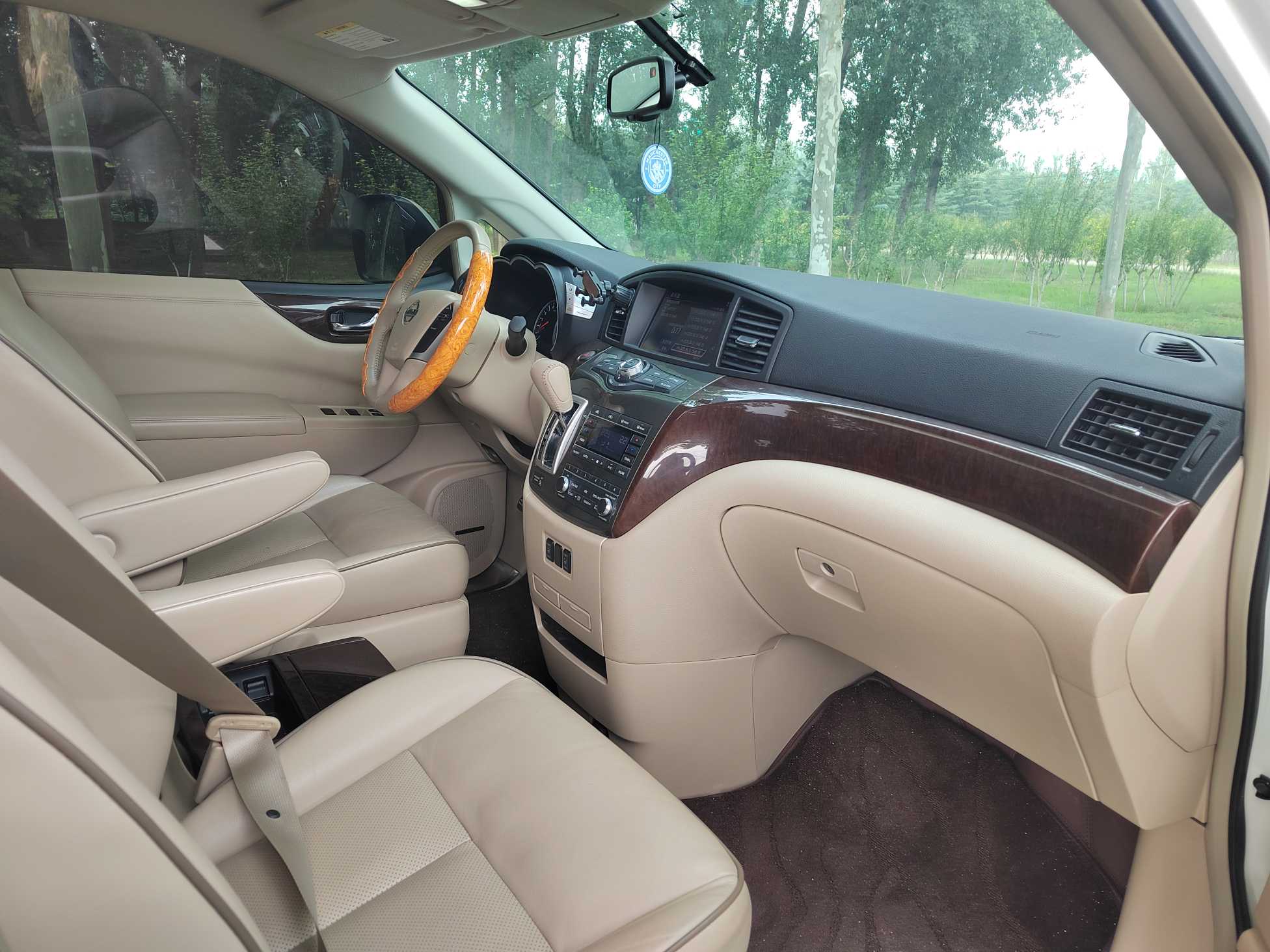 Nissan Quest 2017 imagen de coche #11