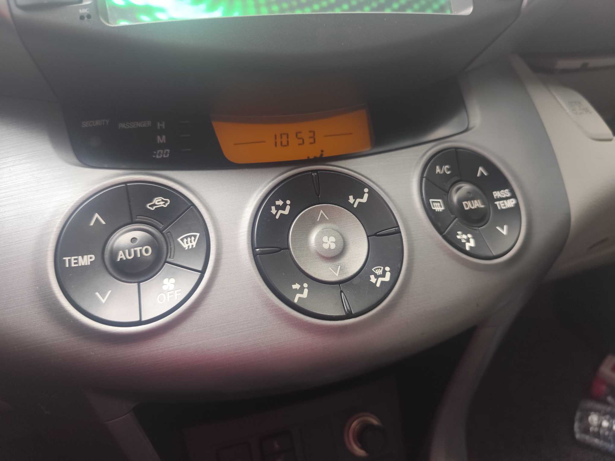 Toyota RAV4 (Imported) 2009 image de voiture #11