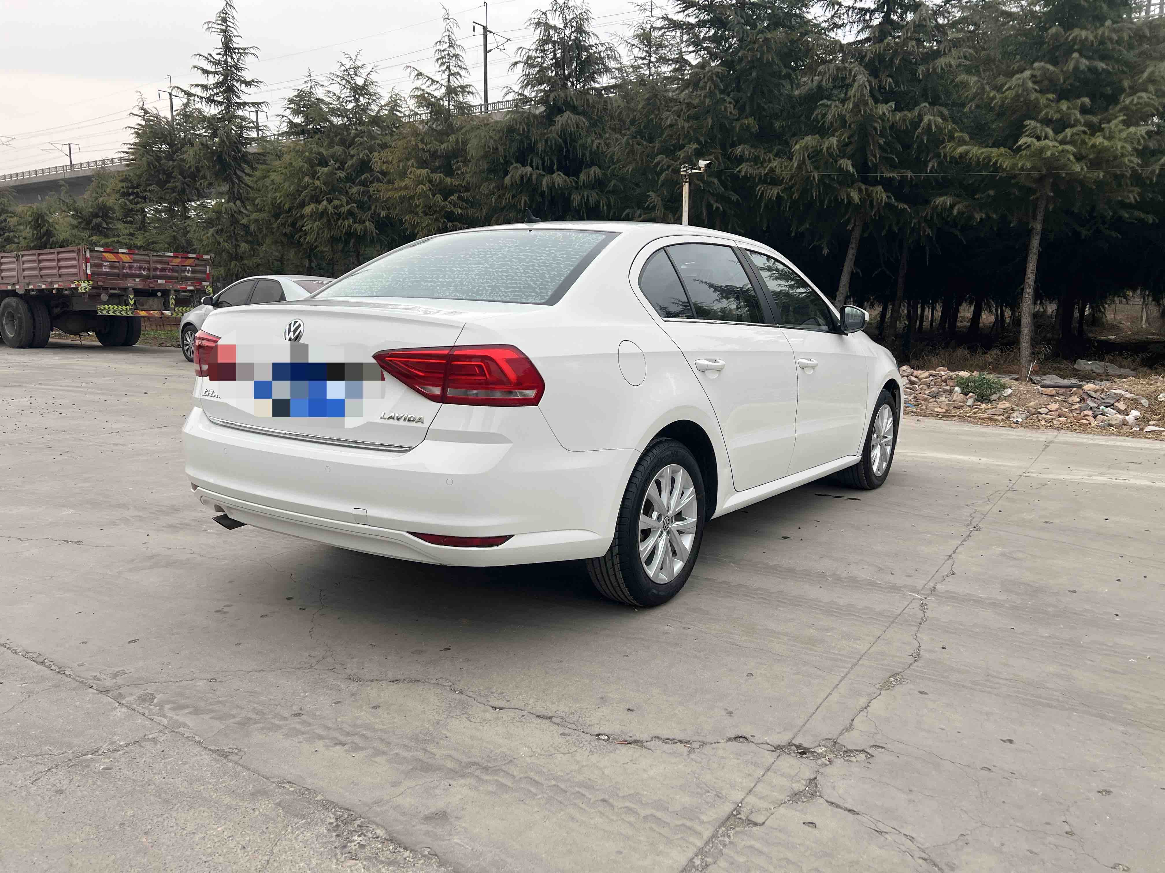 Volkswagen Lavida 2018 car image #11