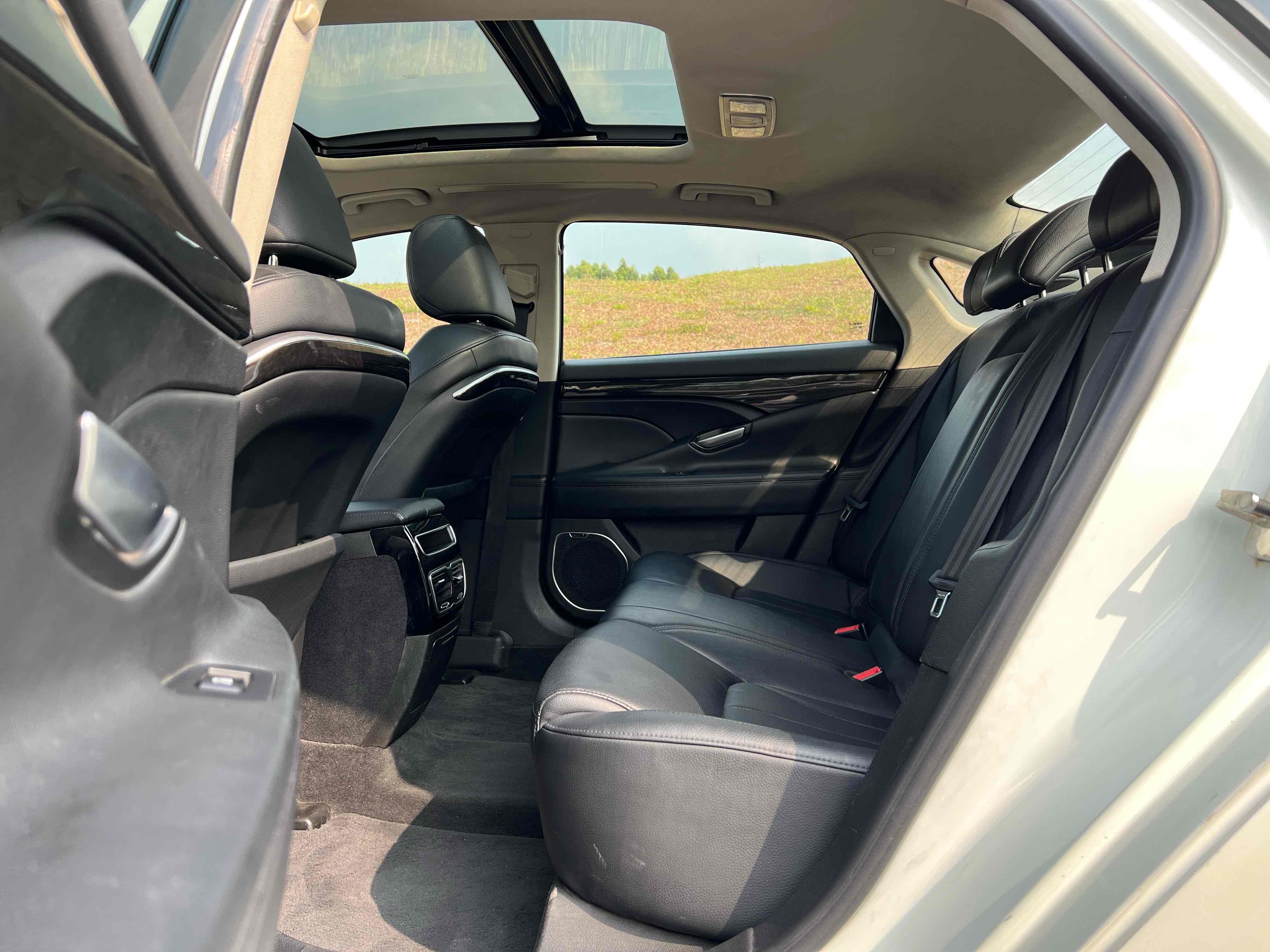 GEELY Ulion 2015 immagine di auto #11