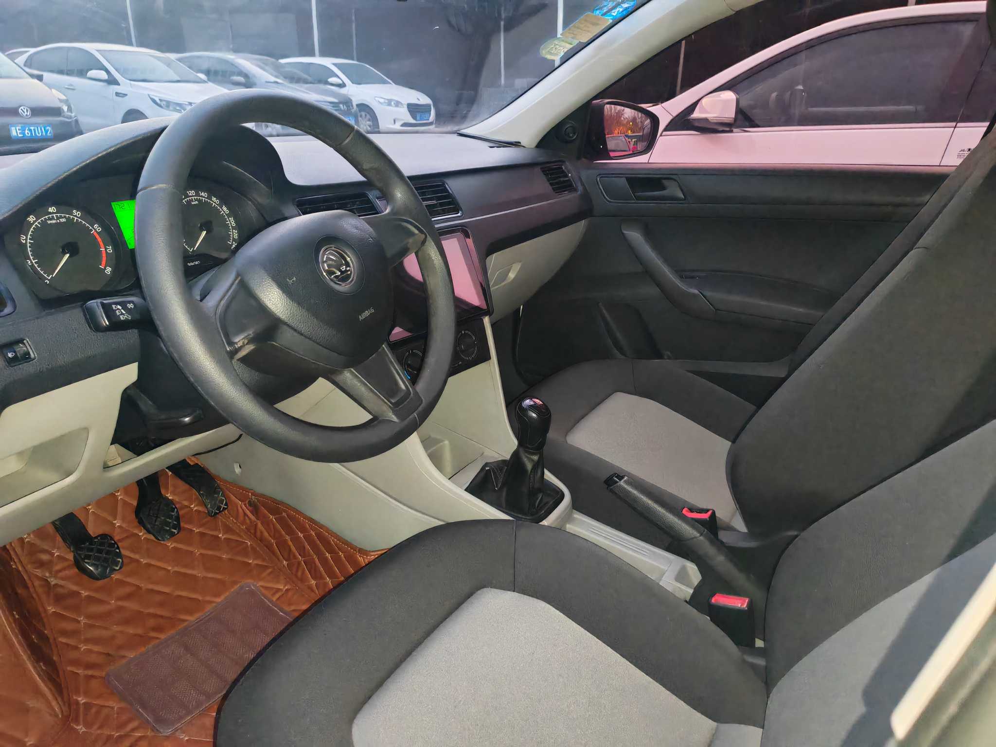 Skoda Rapid 2017 #11 Skoda Rapid 2017 car image #11