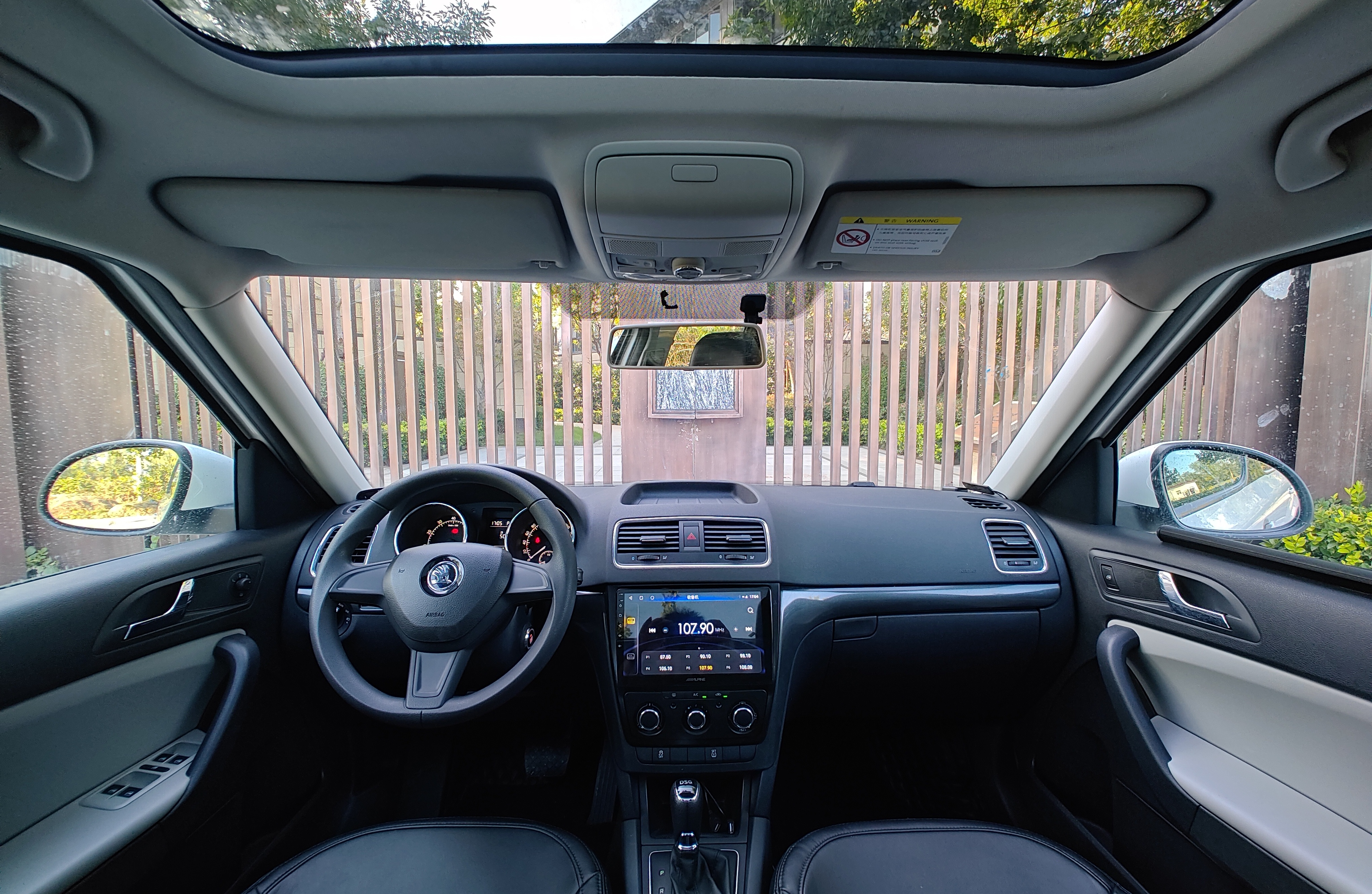 Skoda Yeti 2016 car image #11