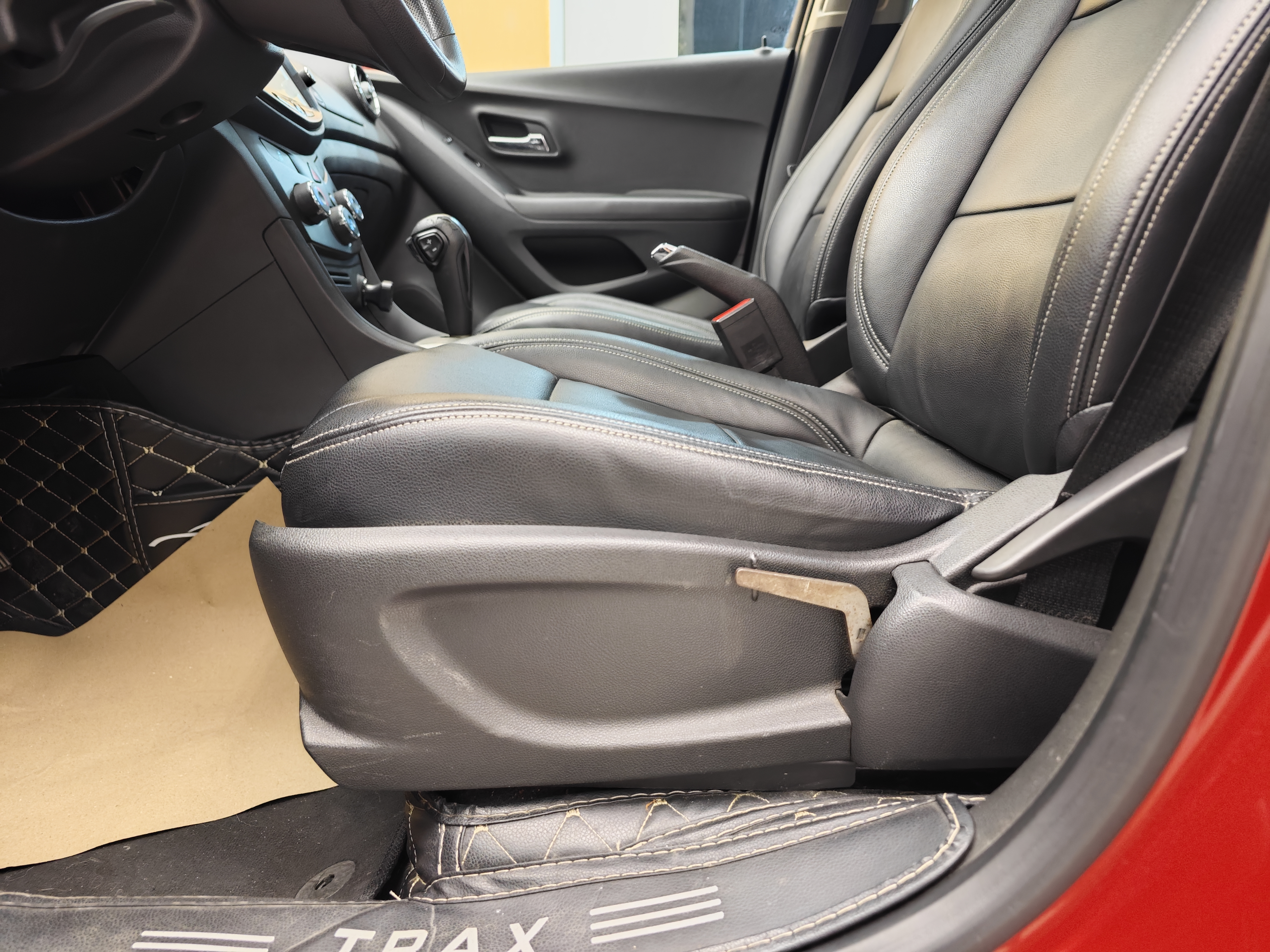 Chevrolet Tracker 2015 صورة سيارة #11